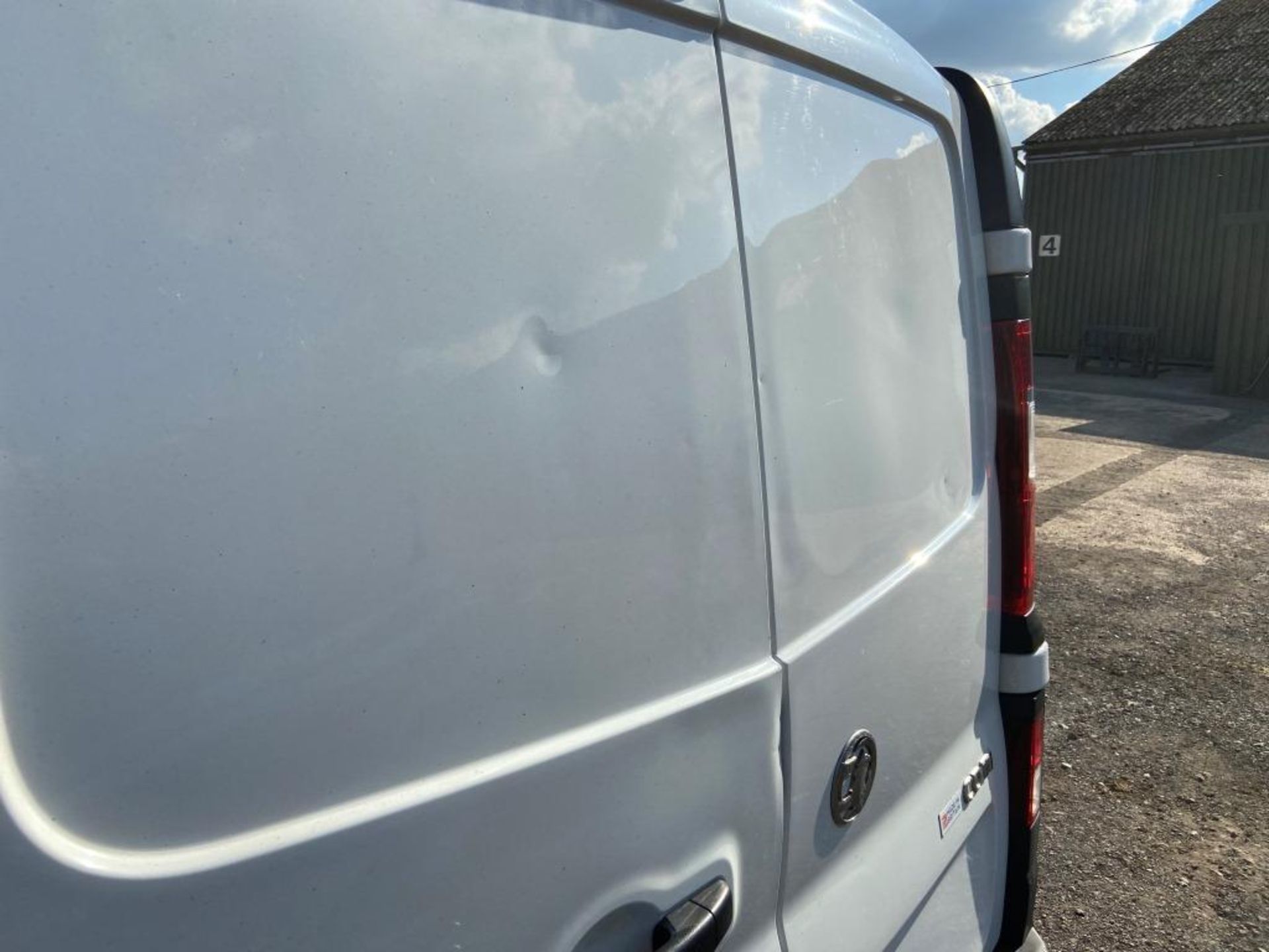 Vauxhall Vivaro 2700 CDTI panel van (2017) - Image 20 of 22