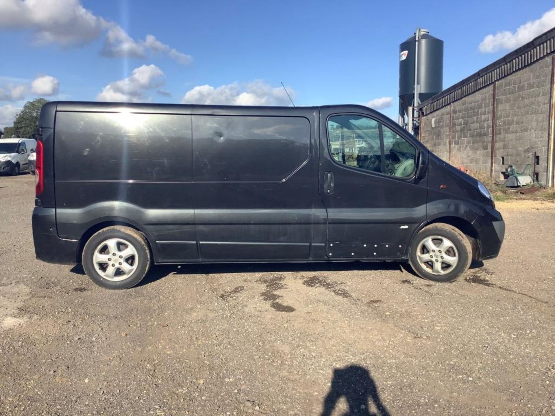 Vauxhall Vivaro 2900 Sport CDTi LW panel van (2012) - Image 8 of 31