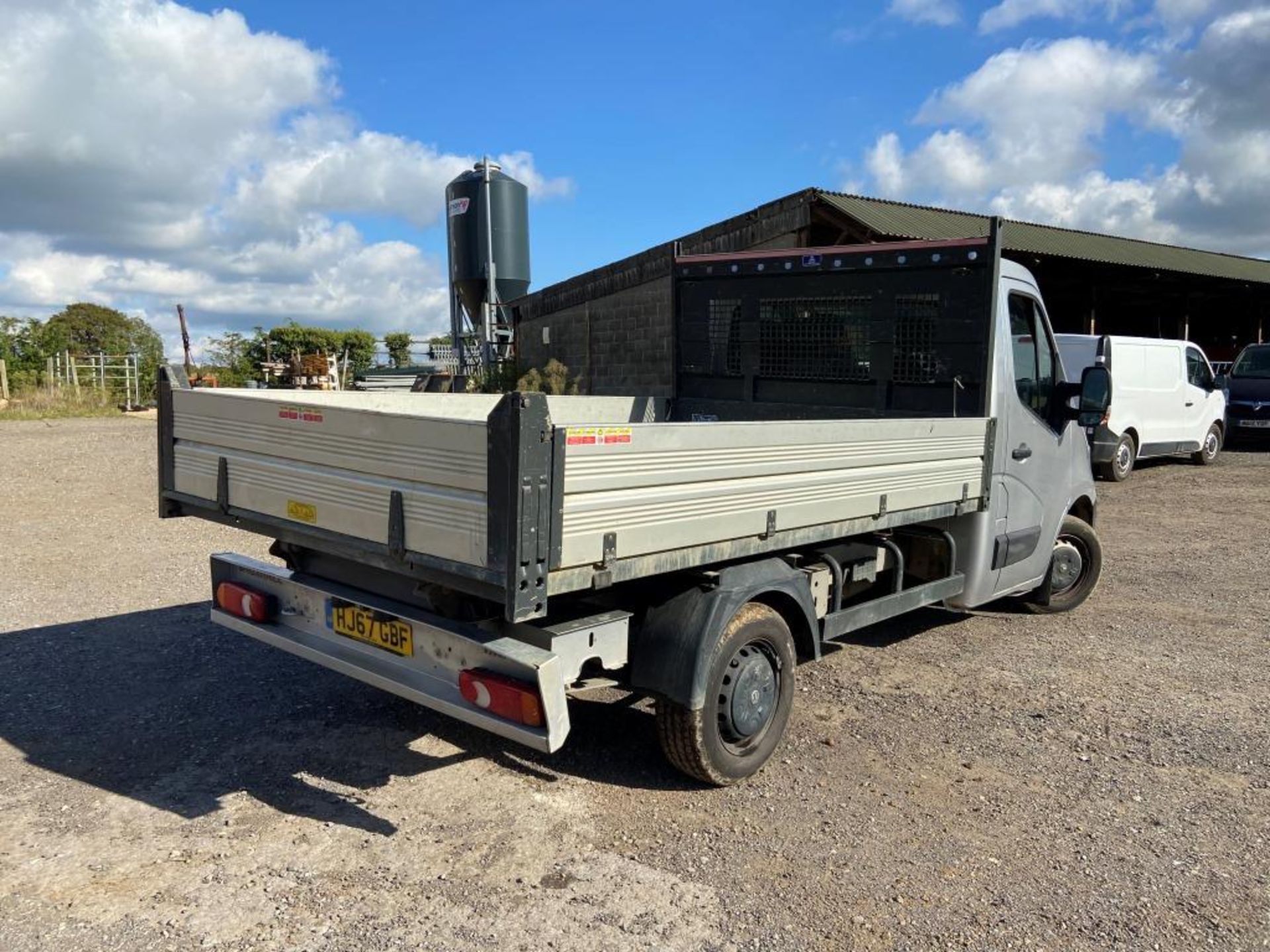 Vauxhall Movano tipper van (2017) - Image 7 of 25