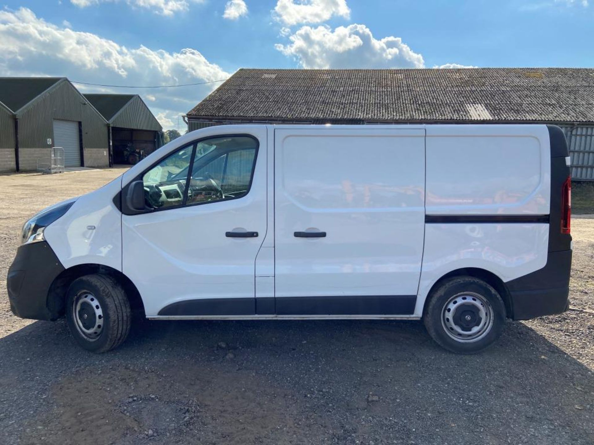 Vauxhall Vivaro 2700 CDTI van (2015) - Image 4 of 26