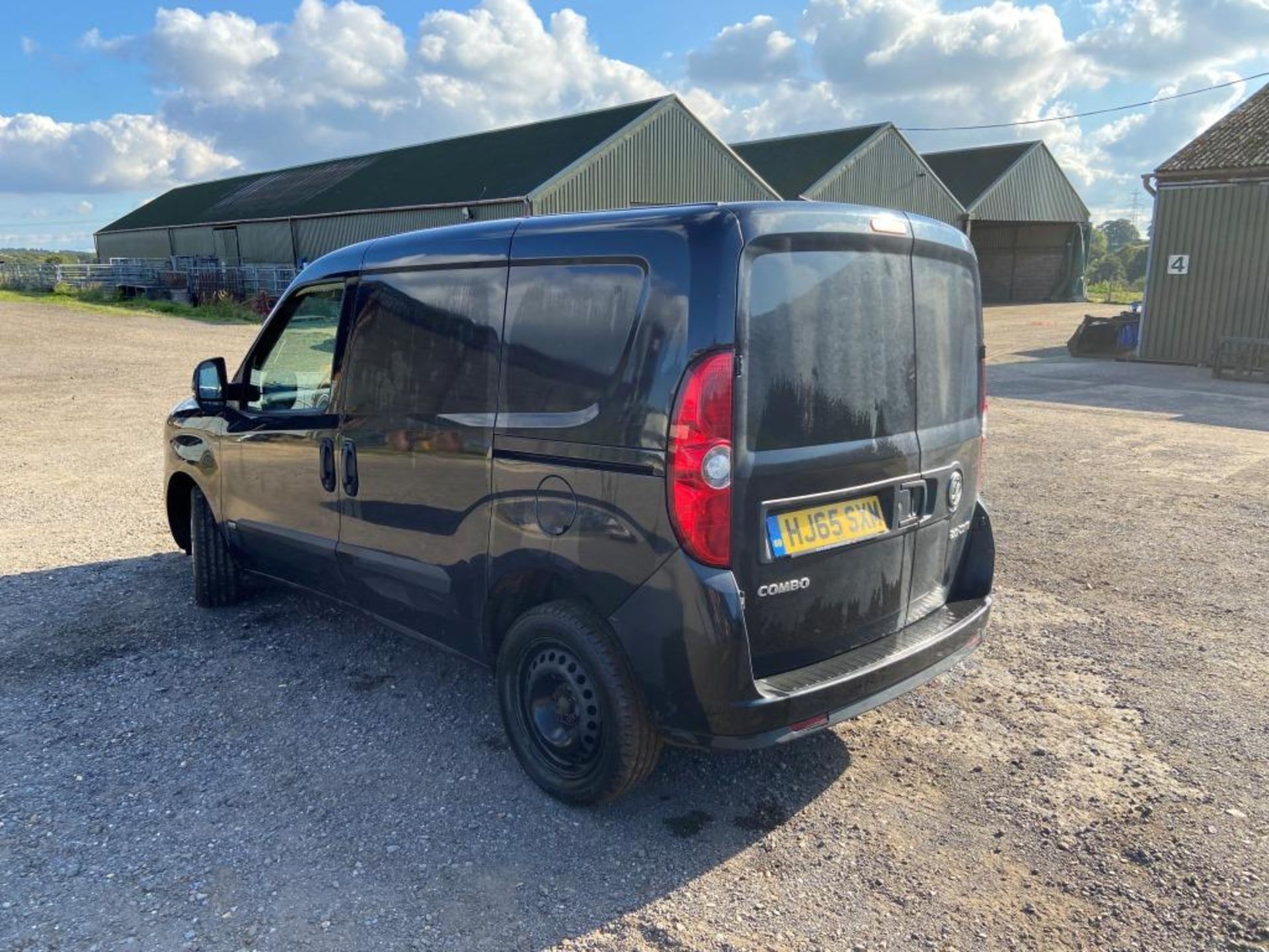 Vauxhall Combo 2000 L1H1 CDTi Sportive panel van (2015) - Image 5 of 22