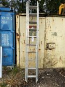 Extendable 2.92m triple aluminium ladder