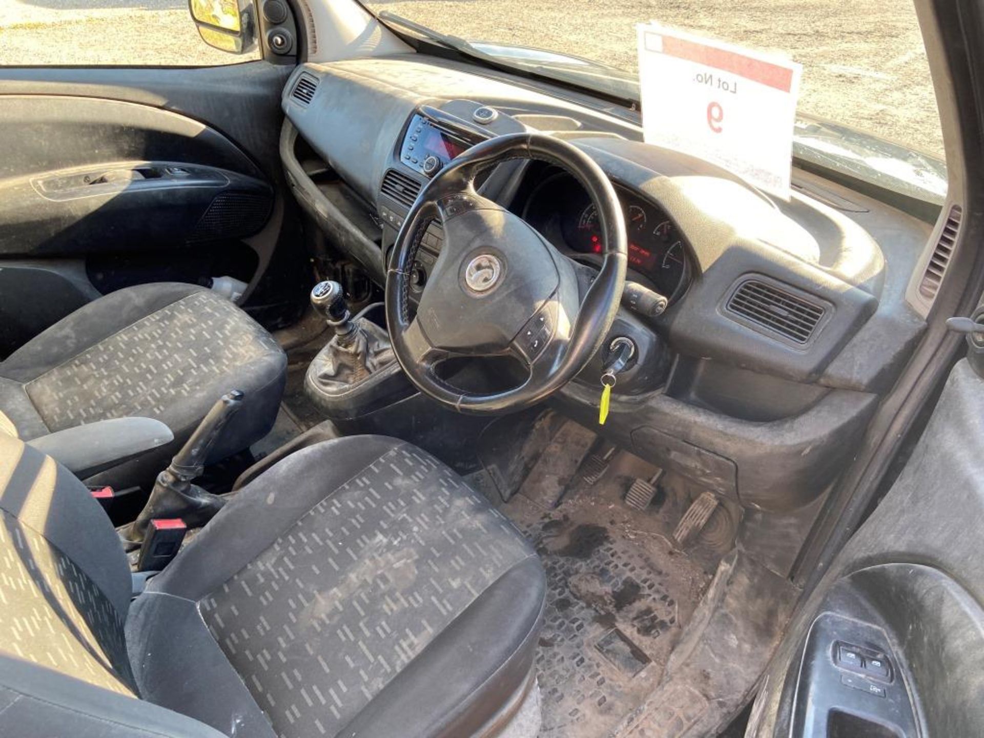 Vauxhall Combo 2000 L1H1 CDTi Sportive panel van (2015) - Image 15 of 22