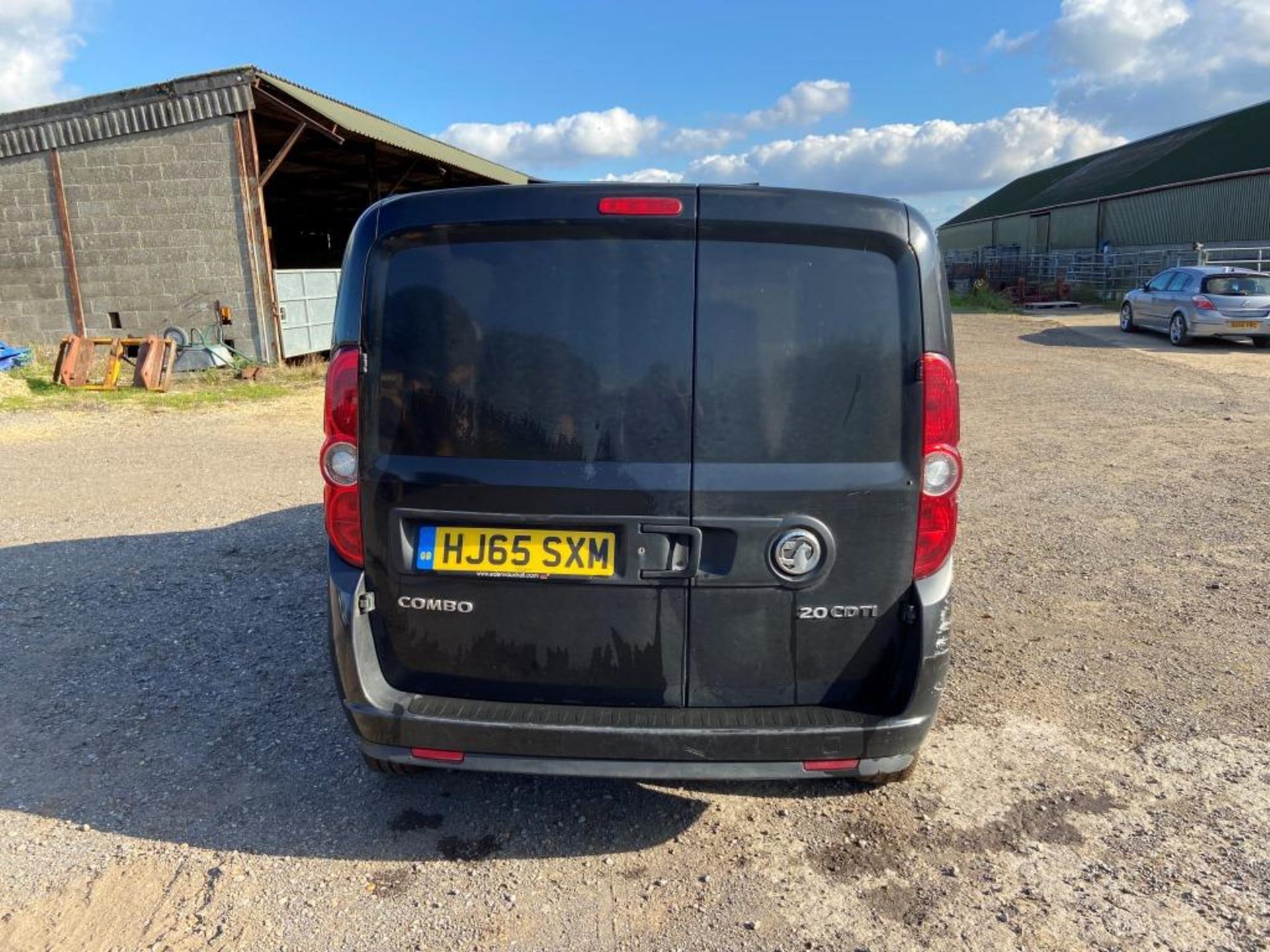 Vauxhall Combo 2000 L1H1 CDTi Sportive panel van (2015) - Image 6 of 22