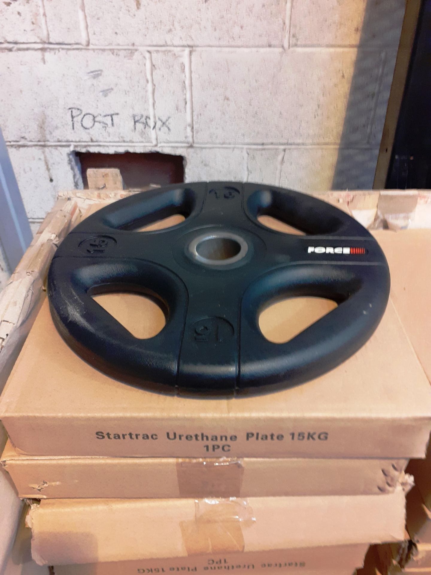 Olympic Flat plate Weights. Set of 2x 15KG - Image 2 of 2