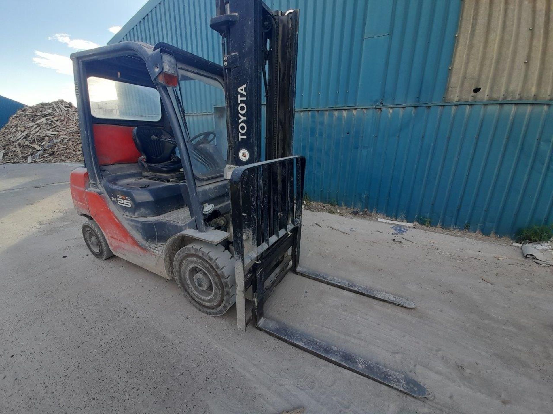 2015 Toyota Tonero 25 forklift - Image 3 of 6