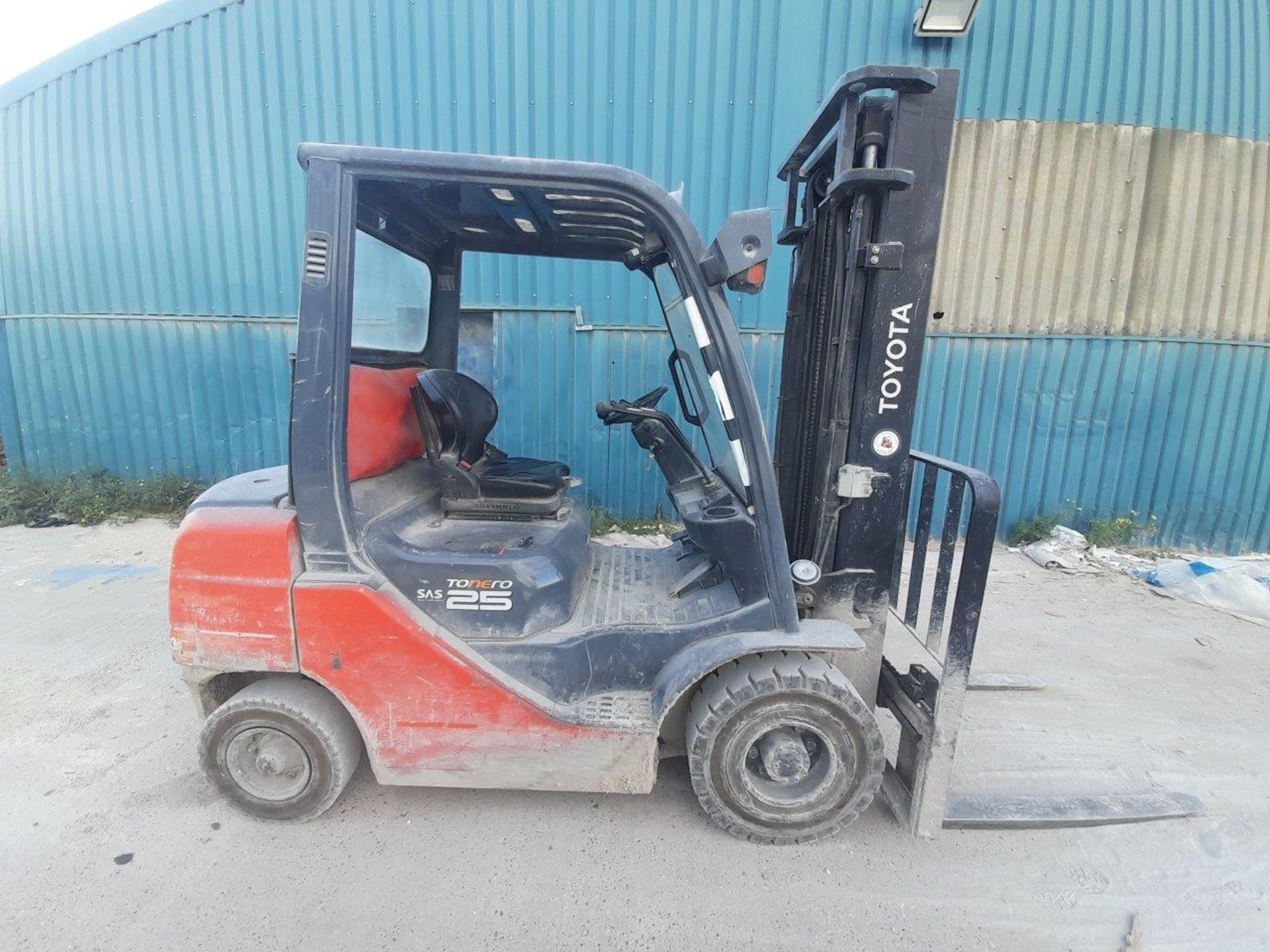 2015 Toyota Tonero 25 forklift