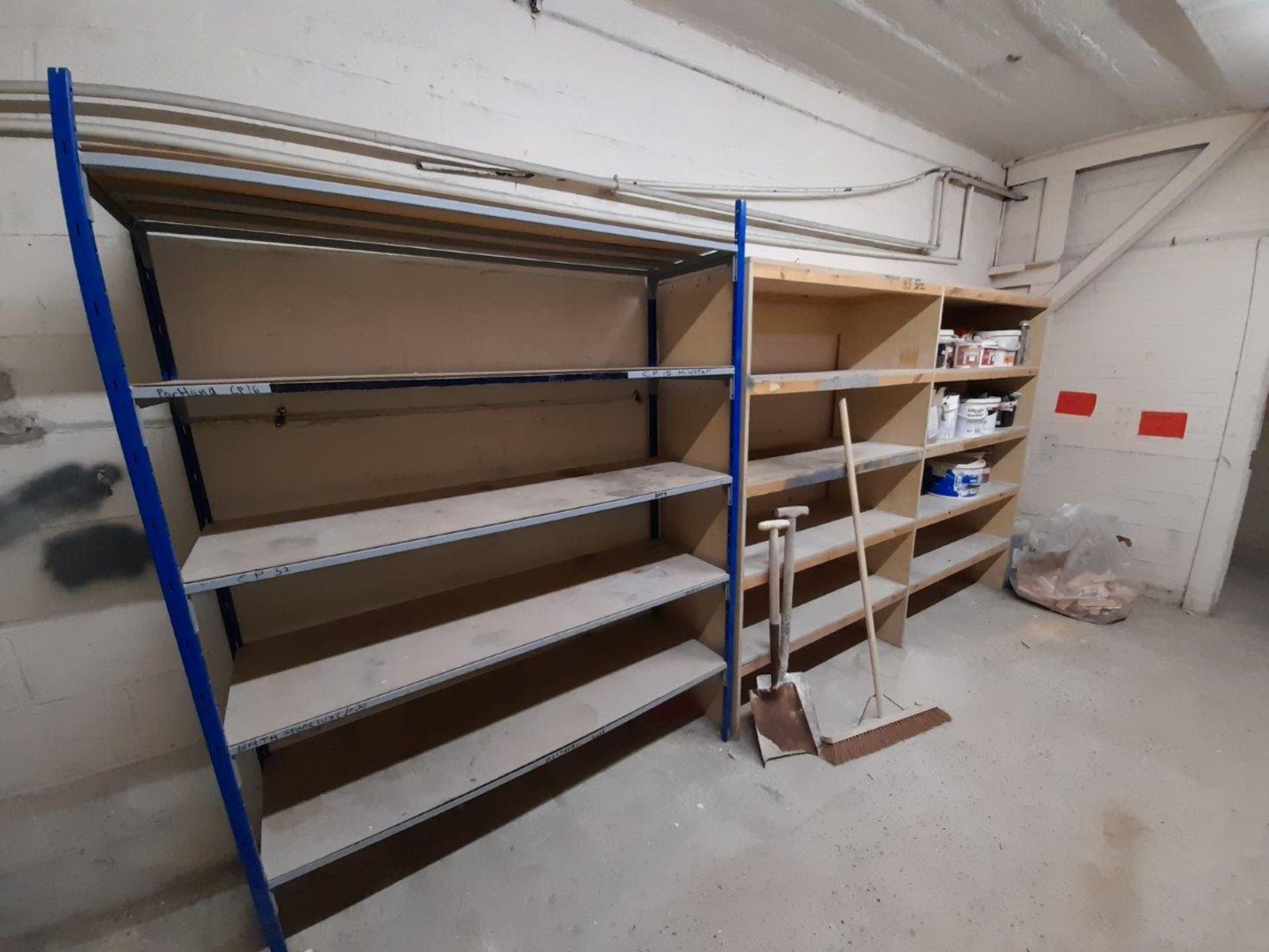 Racking and shelving to small storeroom including 1 bay of boltless pallet racking. - Image 4 of 4