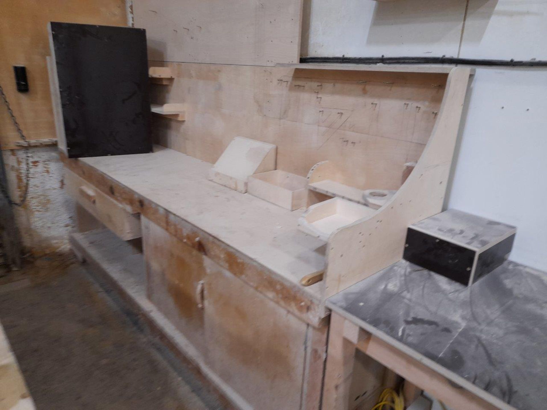 Joiners benches - Image 6 of 7