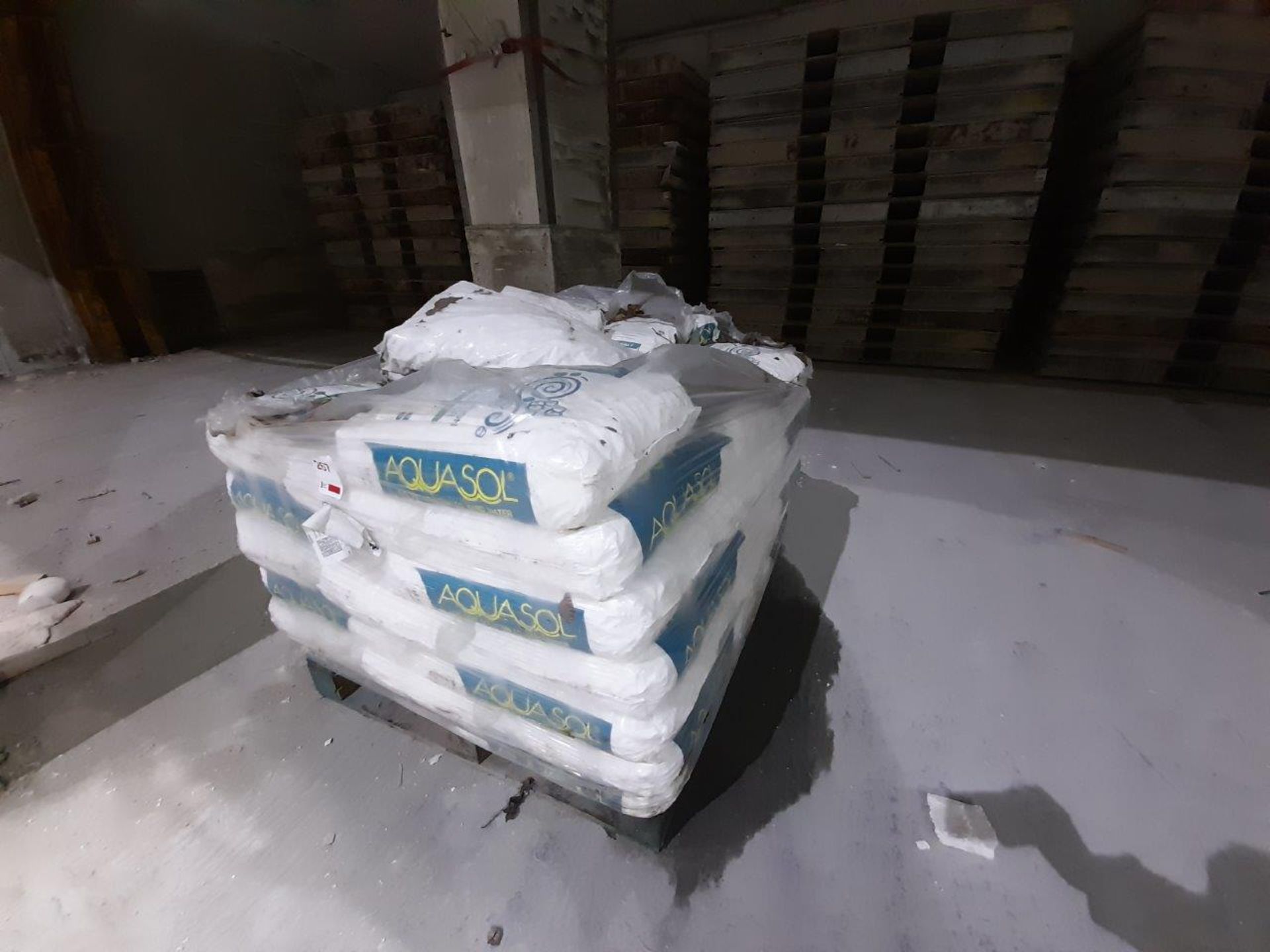 Part pallet of Aquasol salt tablets - Image 2 of 4