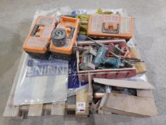 Quantity of assorted hand tools, tool boxes etc. on 1 pallet