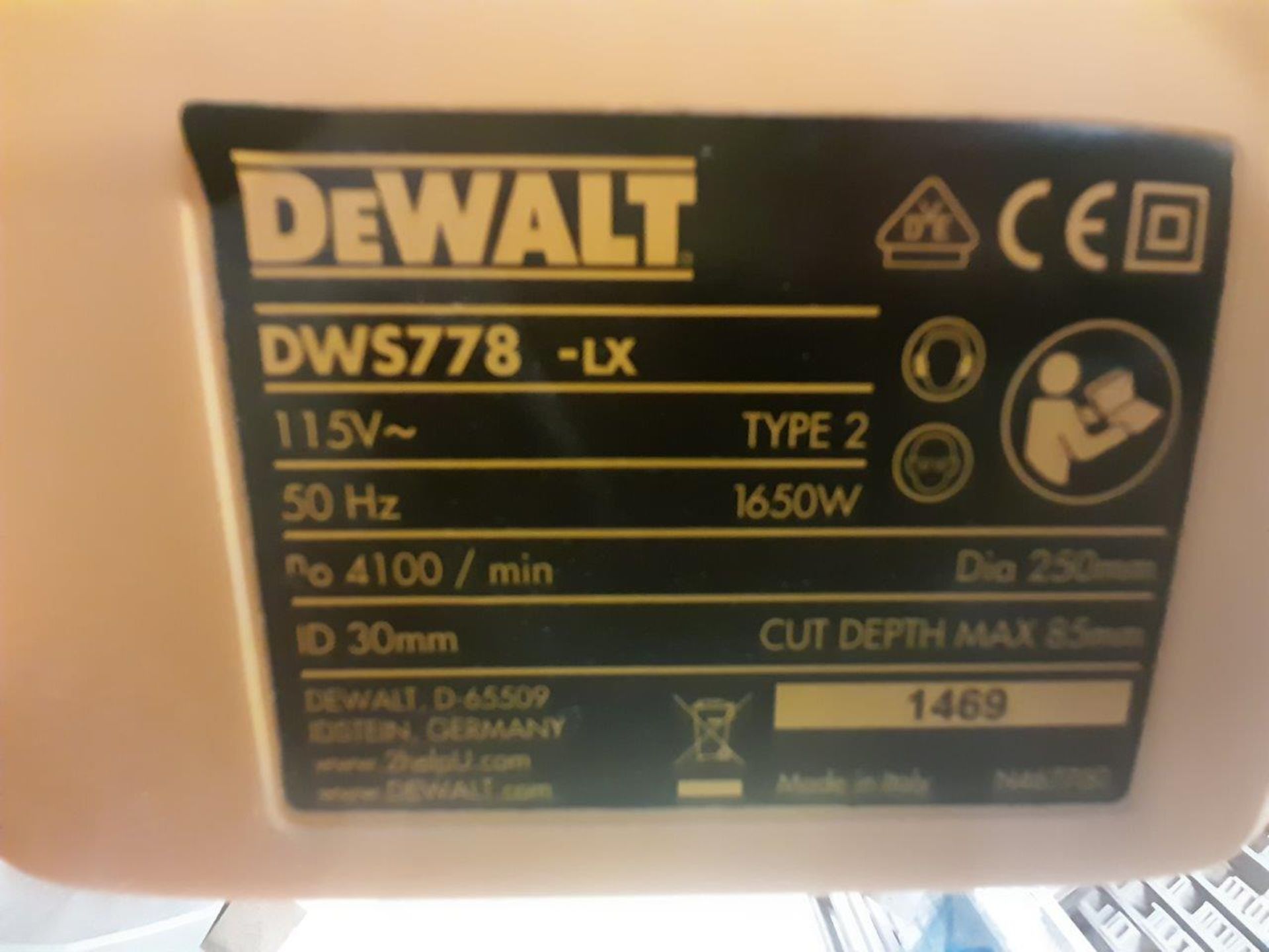 Dewalt DWS778-LX mitre saw - Image 5 of 6