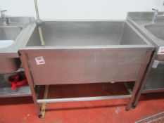 Stainless steel rectangular sink basin, approx 1040 x 630 x 890mm