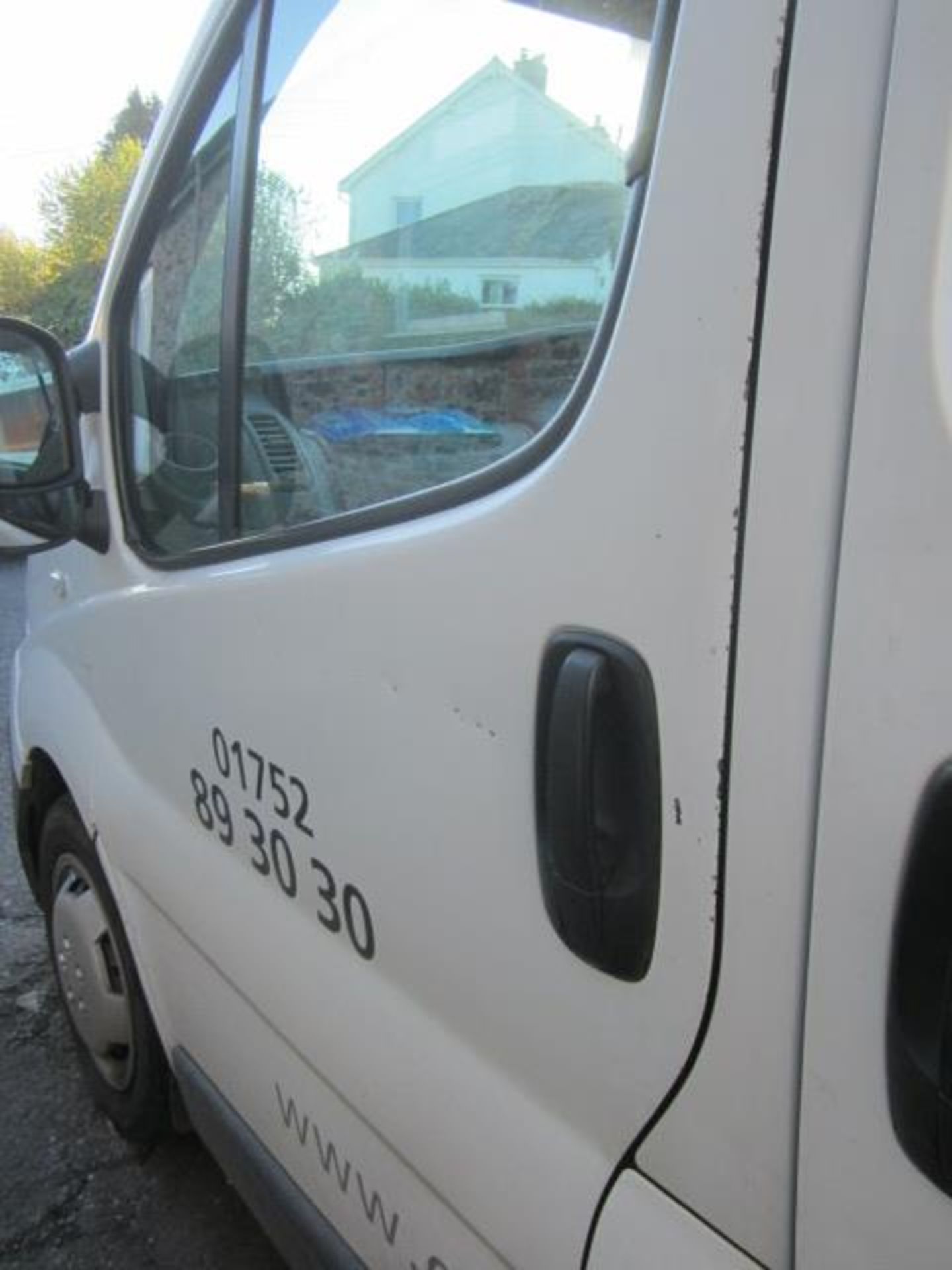 Renault Trafic SL27 DCi 2.0 diesel refrigerated van, with roof mounted GAH chiller unit & control, - Image 14 of 27