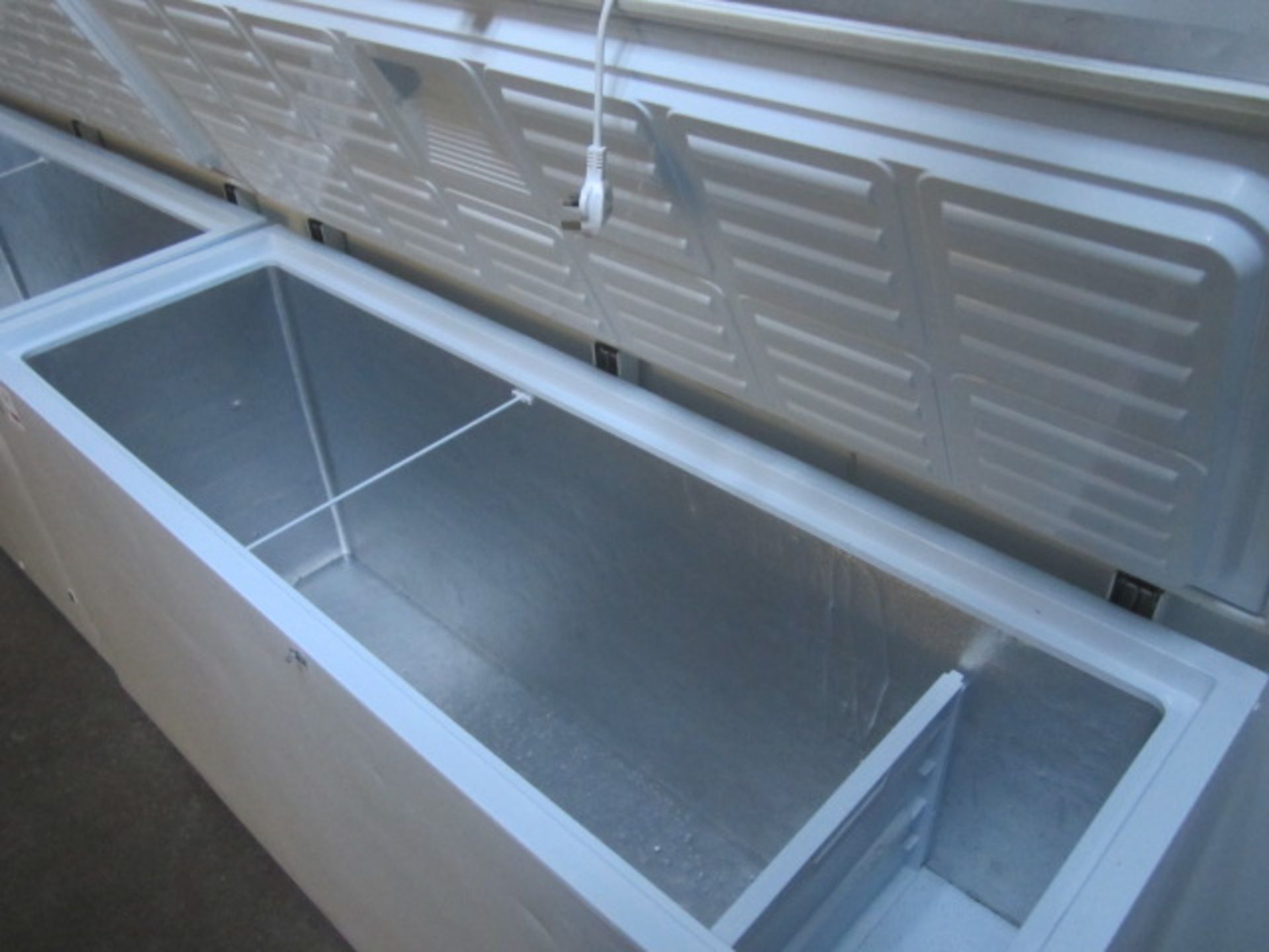 Tefcold chest freezer, 240v, 1800mm length - Image 2 of 2