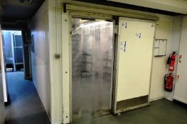 Walk-in refrigerated cold room, approx 4m x 3.2m with Searle NS37-6L triple fan evaporator,