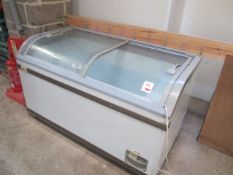 Lowe Refrigeration, twin glass sliding door chest freezer, model XS-500Y (Please note: This Lot is