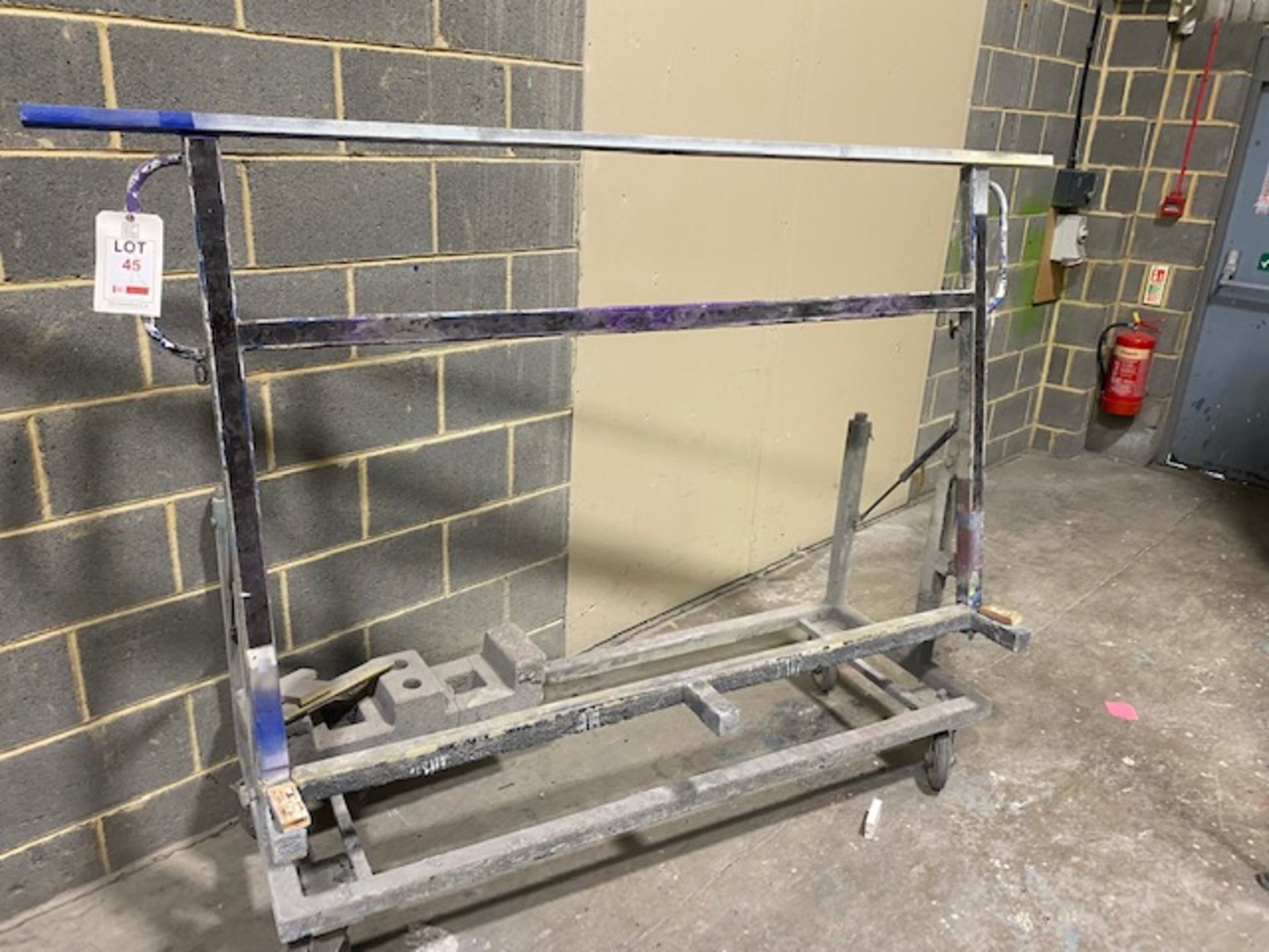 Mobile tilting glass unit