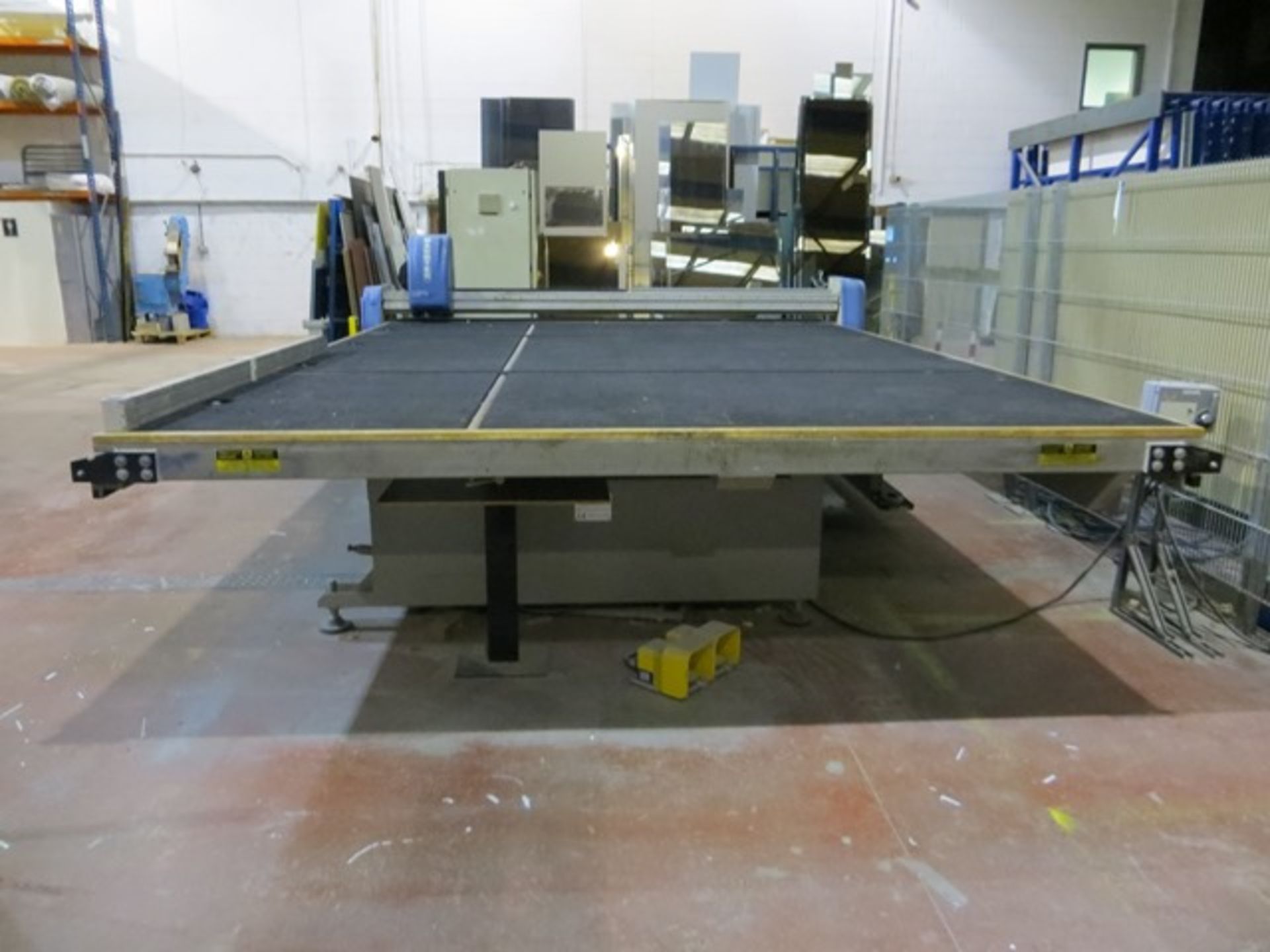 Macotec M53FF shape glass cutting table CNC control, 4m x 3m tilting bed. Serial Number 433104 YOM - Image 6 of 6