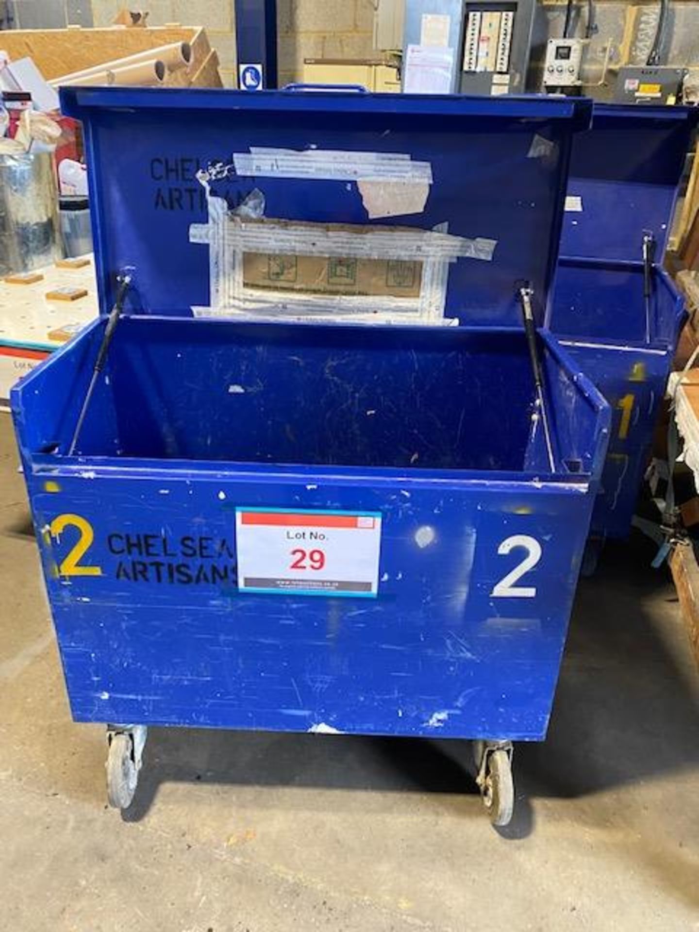 Steel lockable mobile tool chest c/w keys L 1160mm x W 570mm x H 1100mm - Image 2 of 3