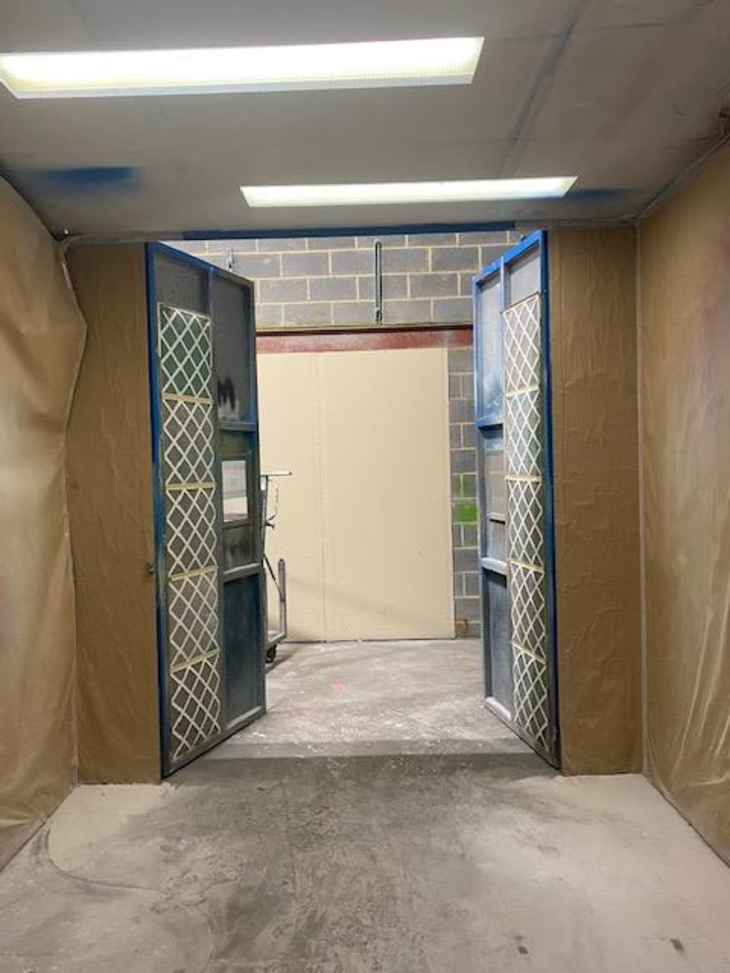 Purpose built spray booth c/w filtering unit and lighting size approx L 5.5m W 3.2m H 3.1m (Internal - Image 5 of 8