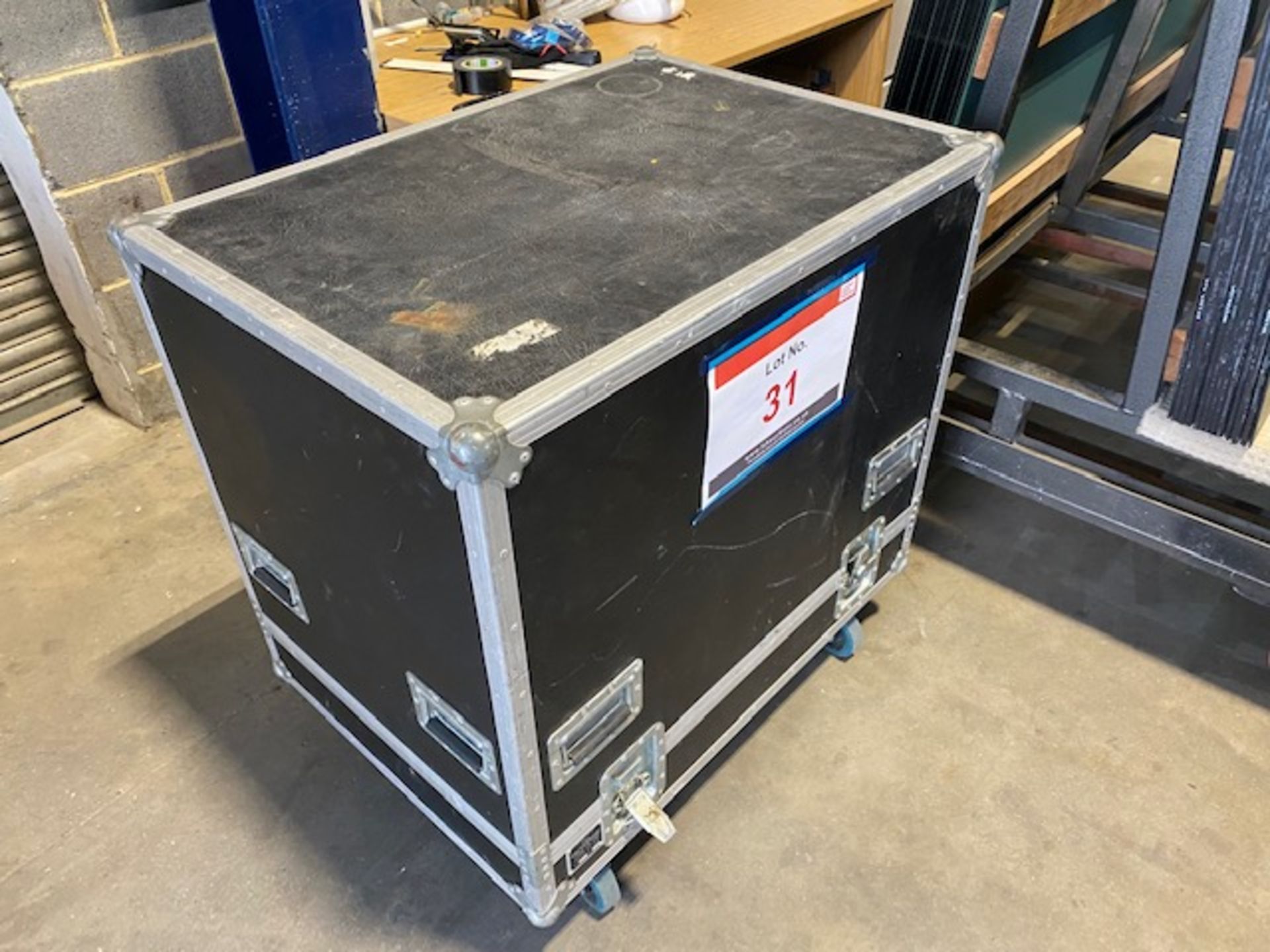 Mobile Flight Case L 950mm x W 670mm x H 950mm