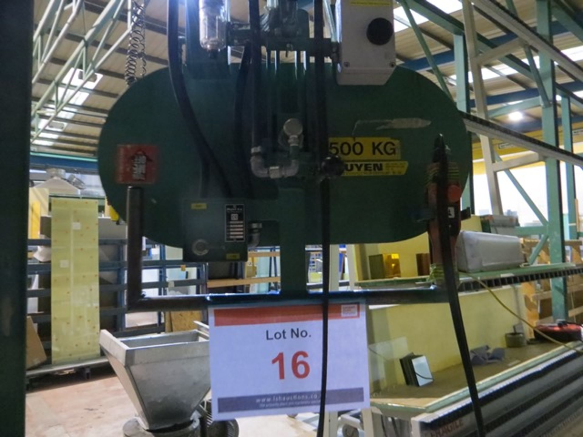 Muyen 500kg gantry crane and track. c/w Muyen 500kg vacuum glass mover with crane hook type VA278