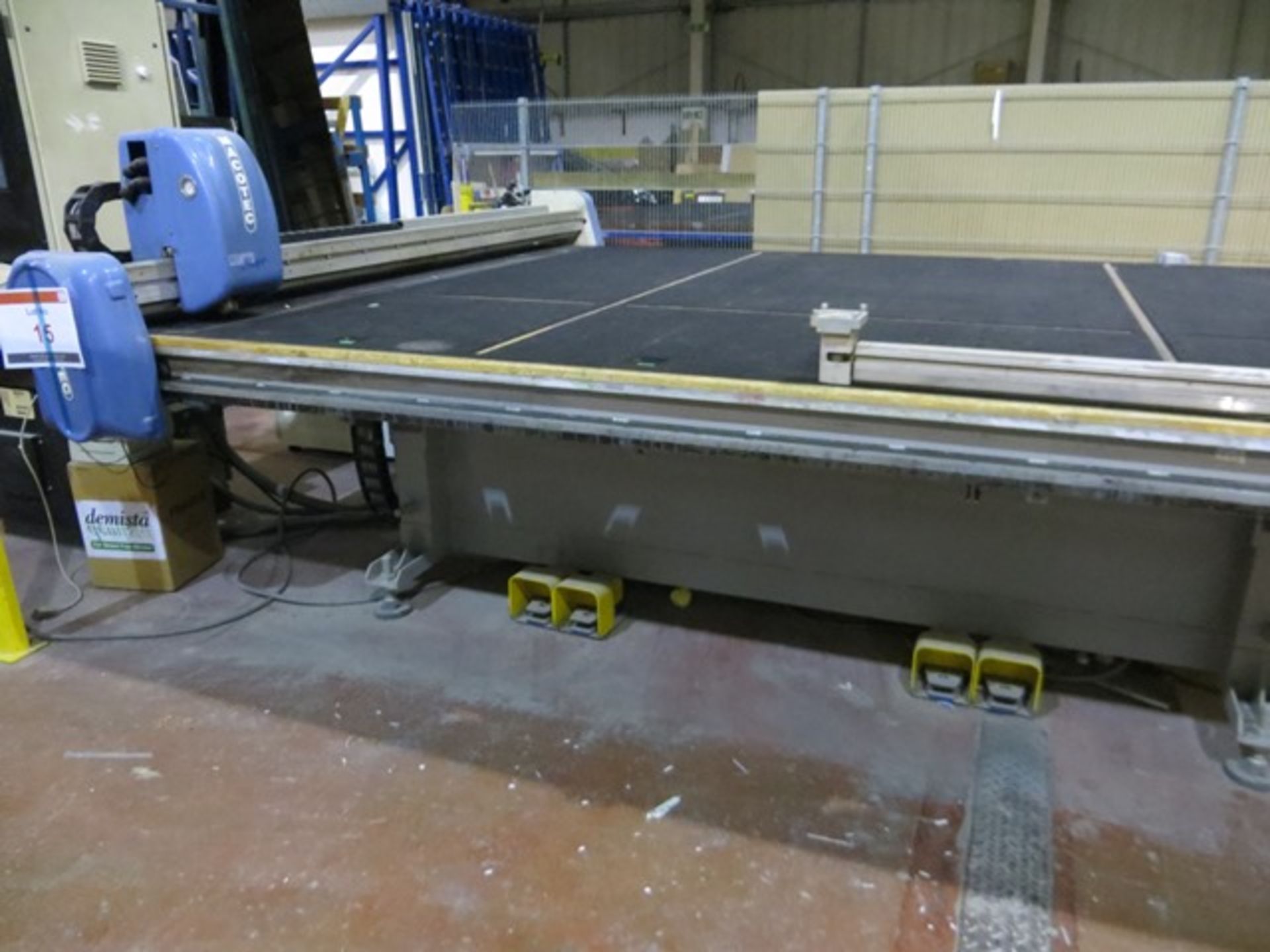 Macotec M53FF shape glass cutting table CNC control, 4m x 3m tilting bed. Serial Number 433104 YOM - Image 5 of 6