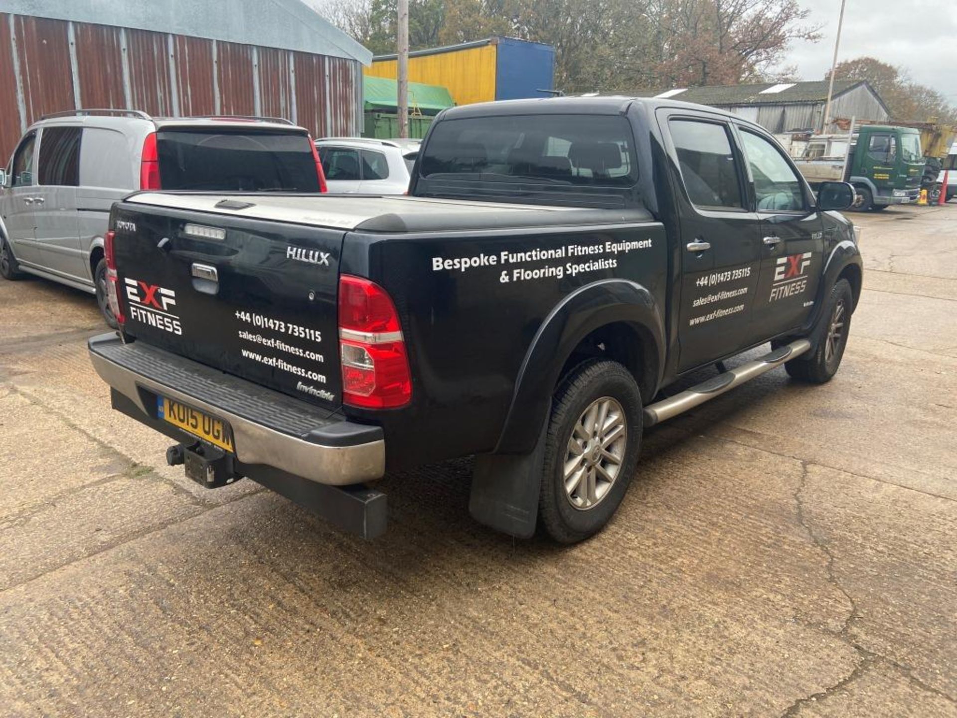 Toyota Hilux Invincible automatic, sat nav, double cab pickup (2015) - Image 5 of 37