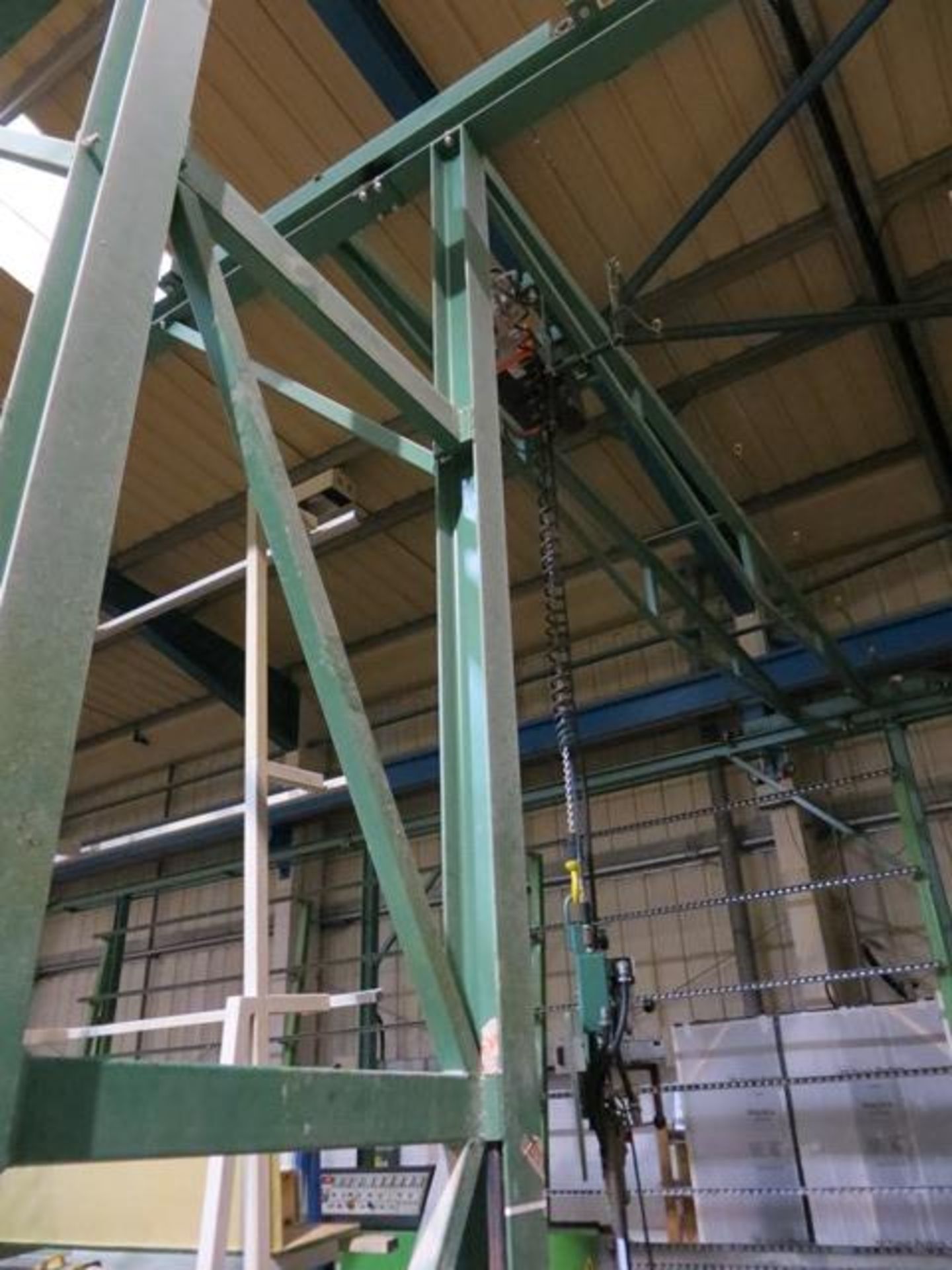 Muyen 500kg gantry crane and track. c/w Muyen 500kg vacuum glass mover with crane hook type VA278 - Image 6 of 7