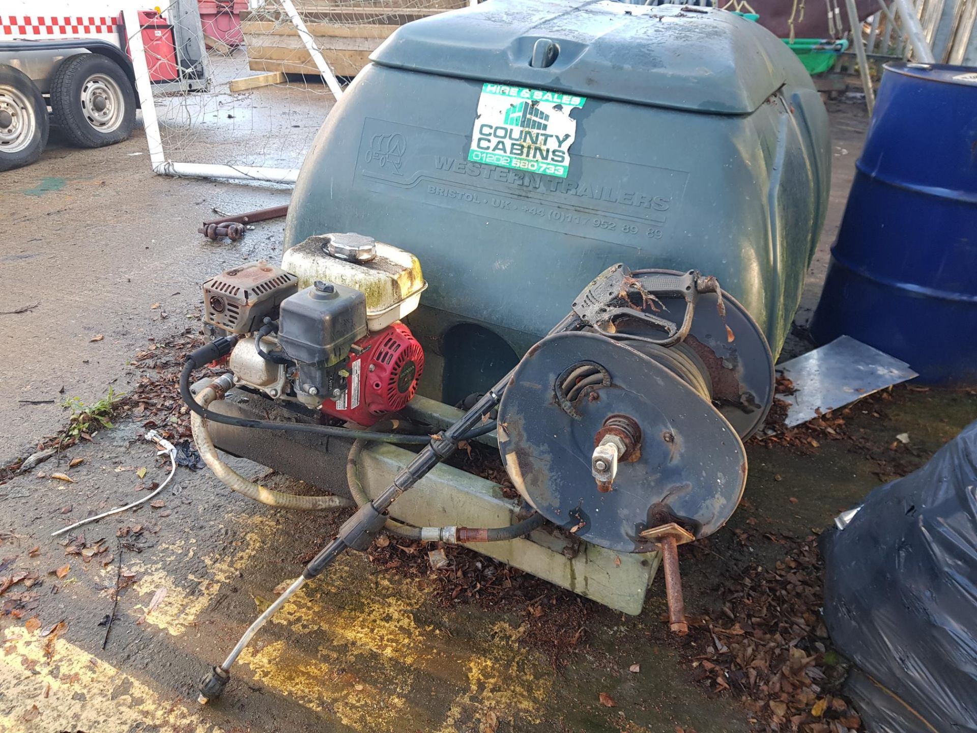 Pressure washer with water tank and forklift pockets - Mechanically in need of attention - Image 6 of 6