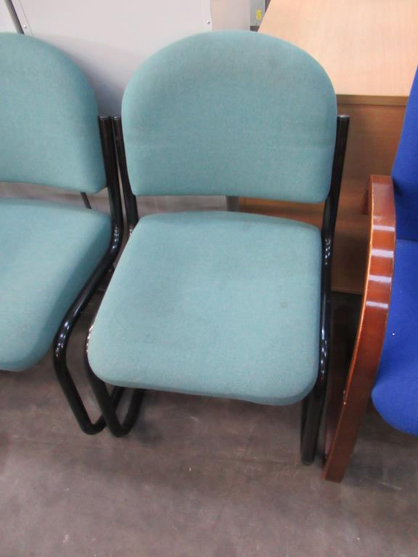 10 x waiting room chairs - Image 4 of 4