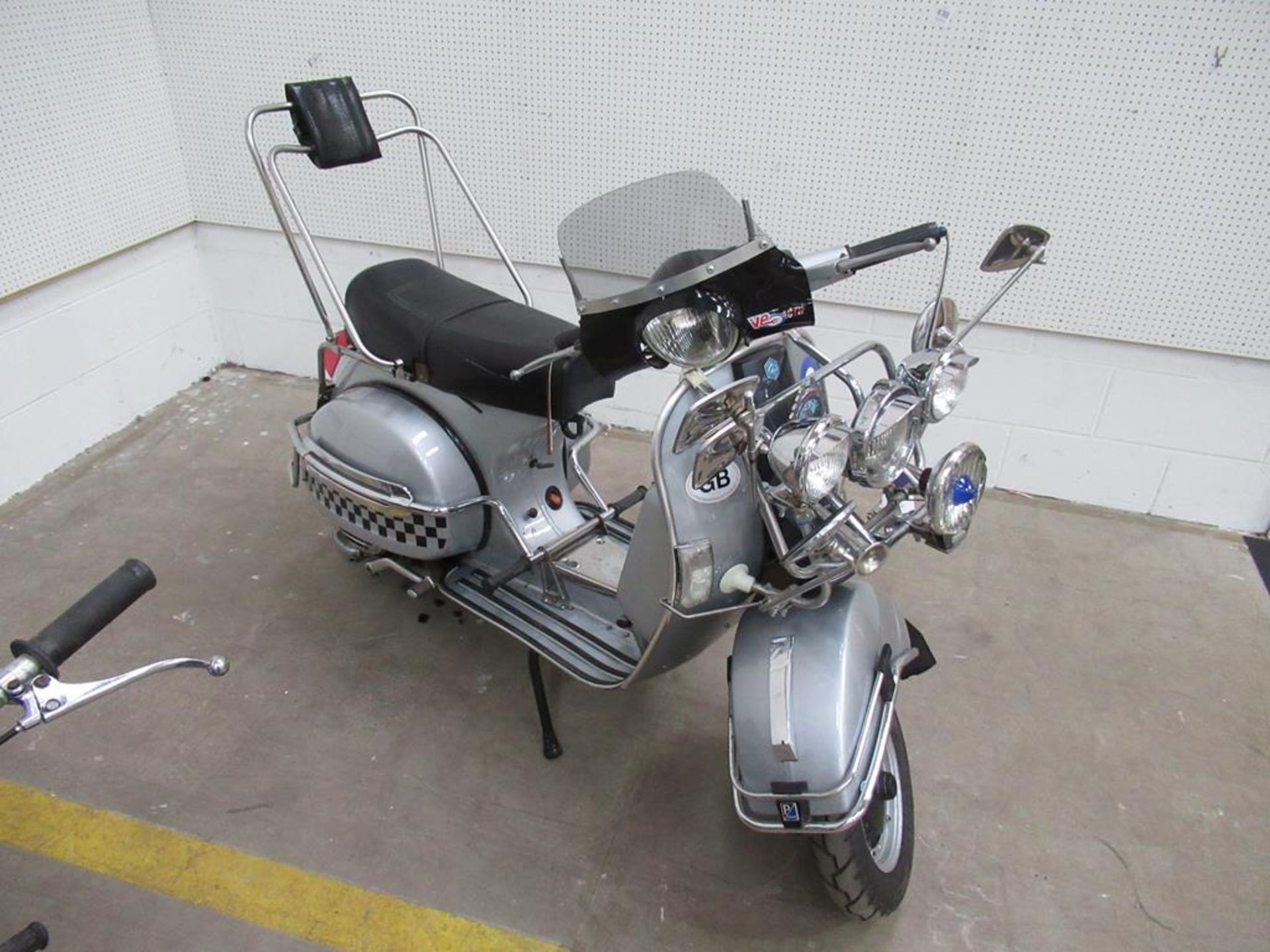 A LML Star Deluxe Scooter - Image 2 of 9