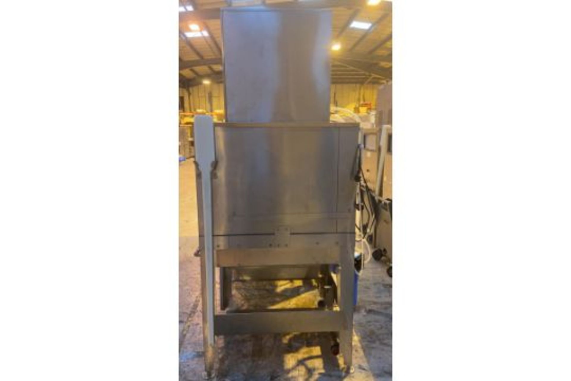 An ICS 700P Commercial Ice Making Machine - Image 2 of 4