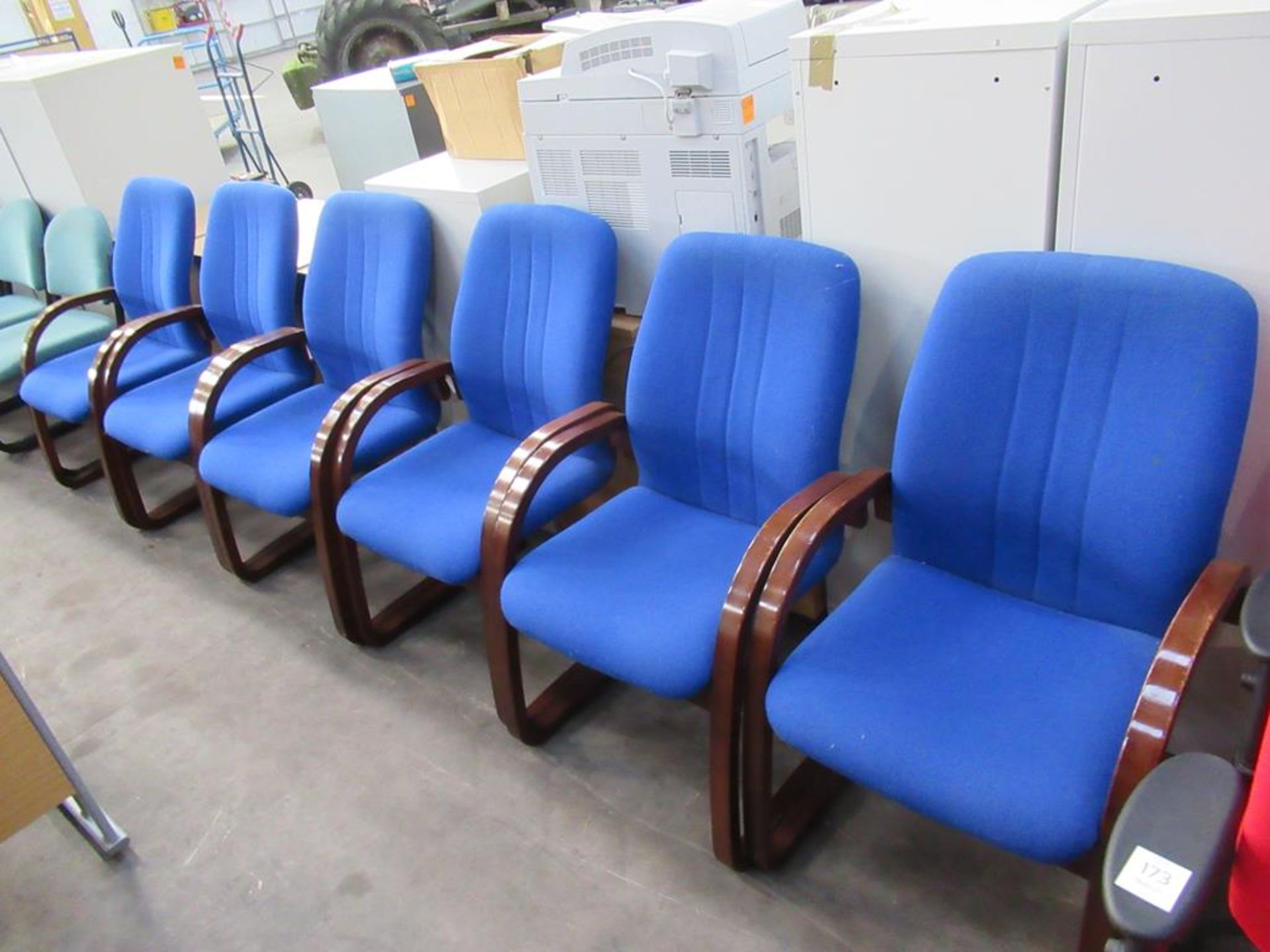 10 x waiting room chairs - Image 2 of 4