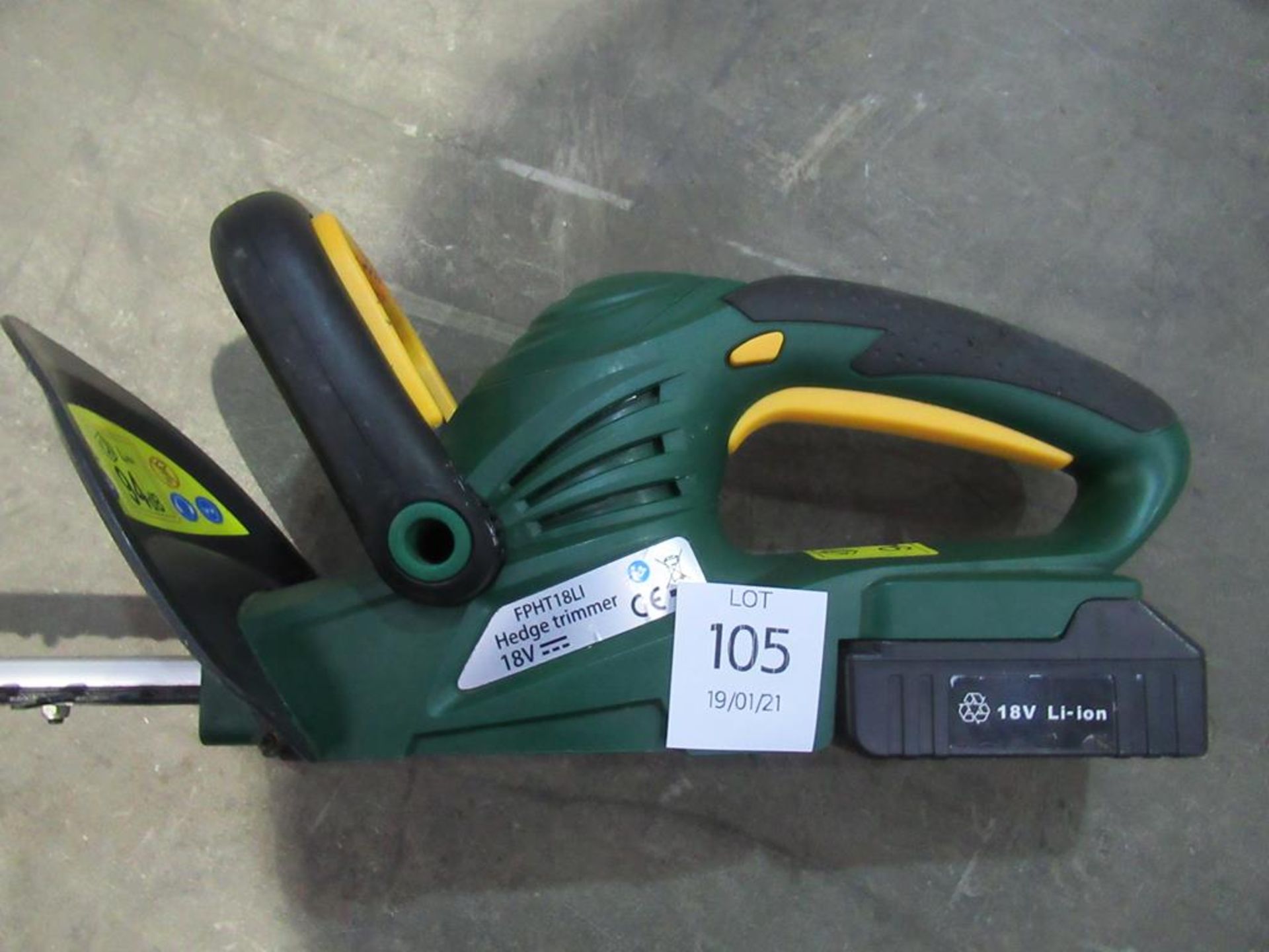 unbranded cordless hedge trimmer - Image 2 of 4