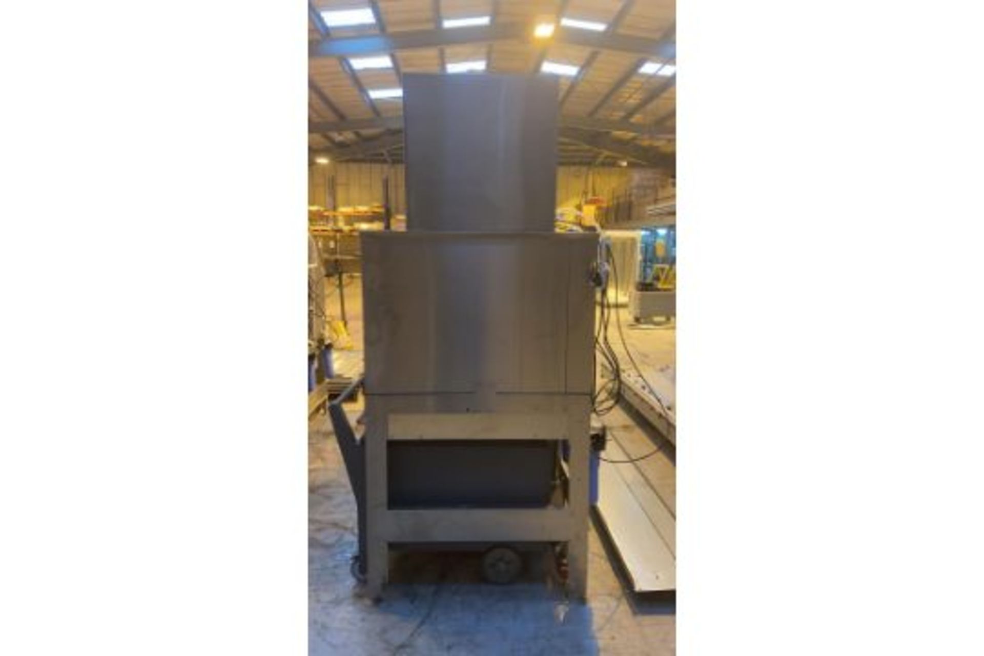 An ICS 700P Commercial Ice Making Machine - Image 2 of 4