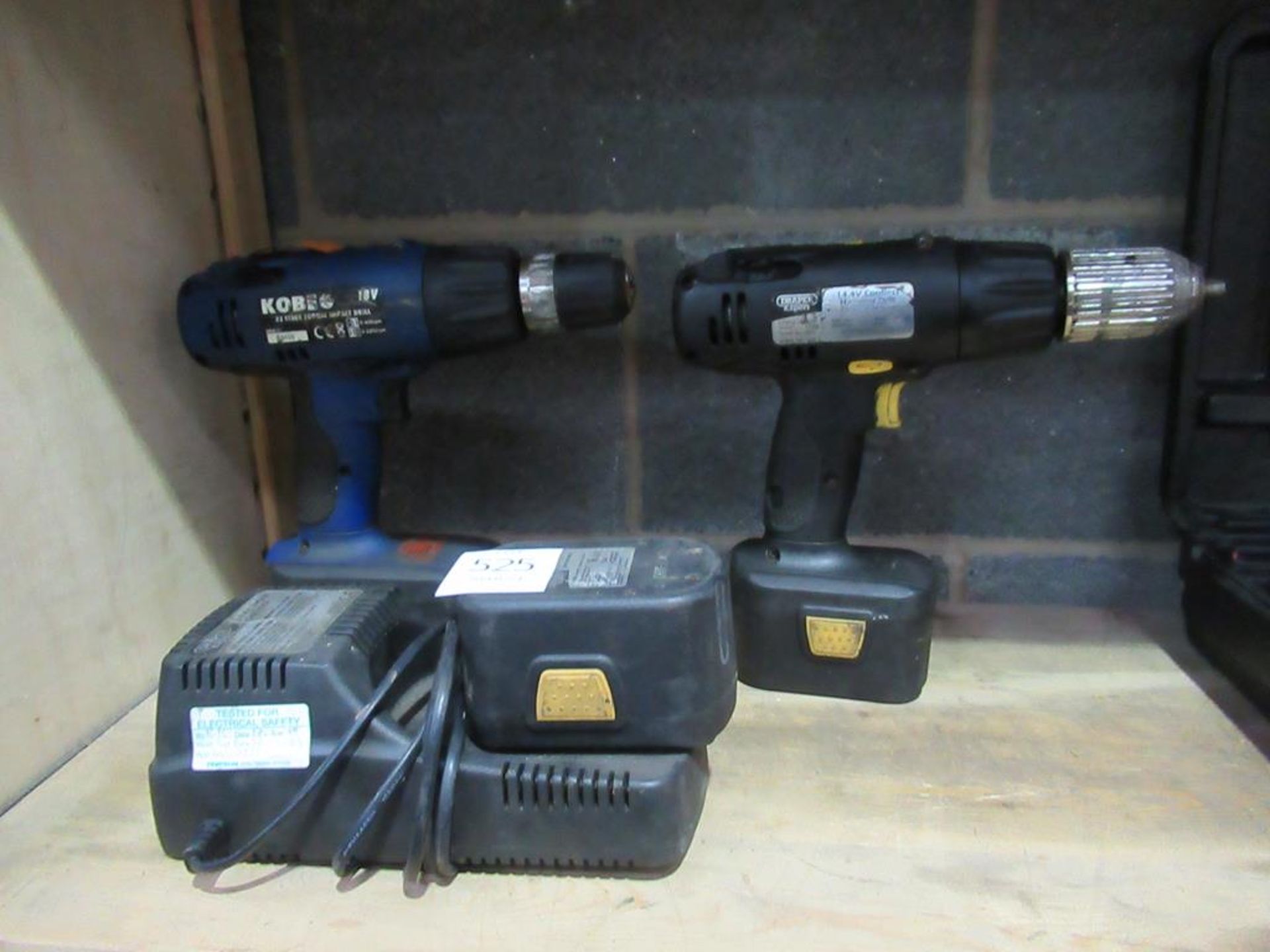 2 x Cordless drills (1 x Kobe, 1 x Draper) with battery charger (Draper)