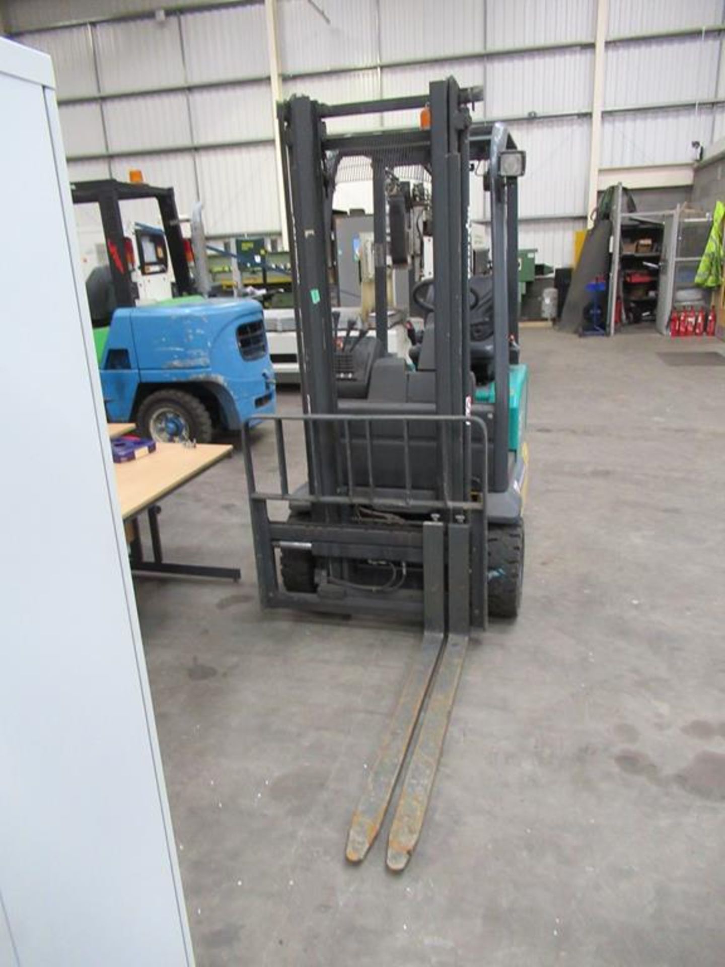 Komatsu 13 Electric Forklift YOM 2008 (non starter) - Image 2 of 12