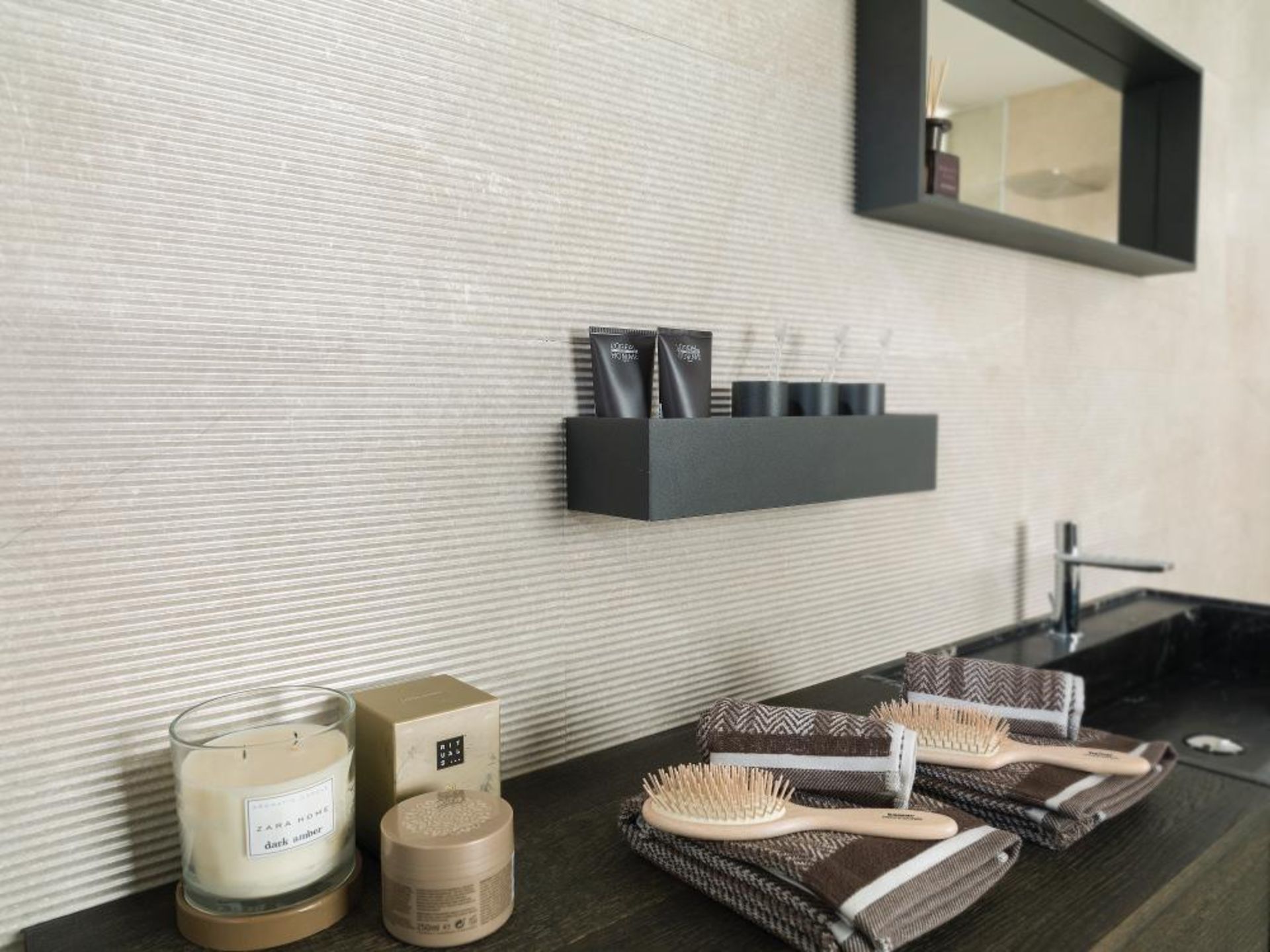 4.25 Square Meters of Porcelanosa Deco Boston Topo Floor and Wall Tiles. 31.6x90cm per tile. 0. - Image 3 of 4