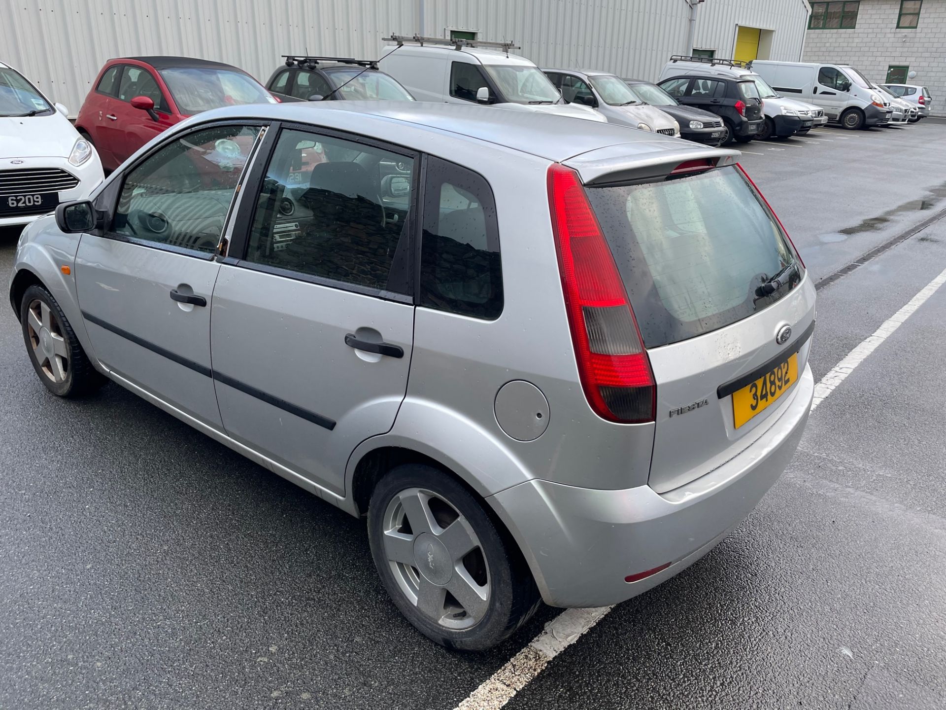 2005 Ford Fiesta Zetec 5 Door Hatchback - Image 6 of 8