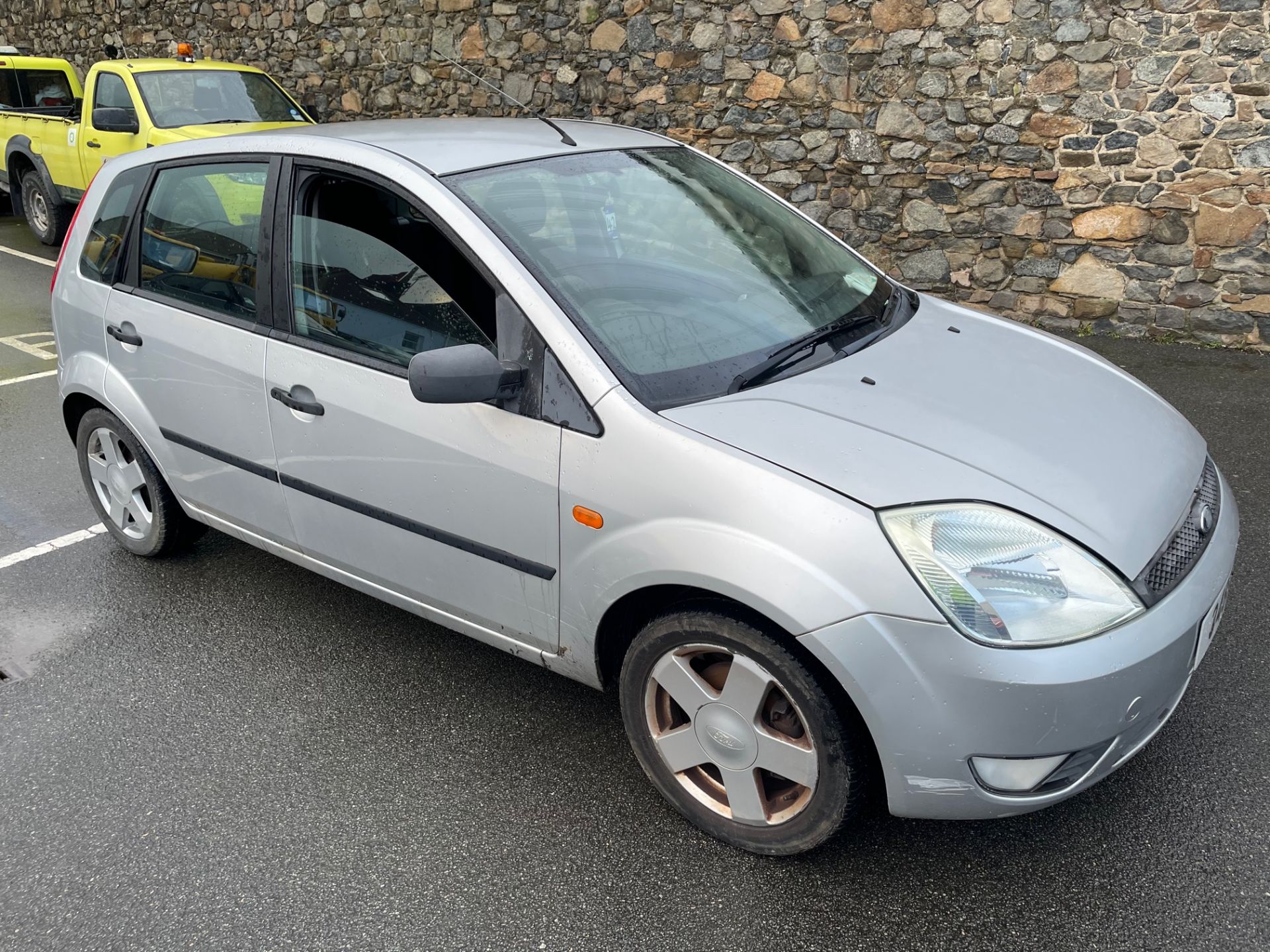 2005 Ford Fiesta Zetec 5 Door Hatchback - Image 2 of 8