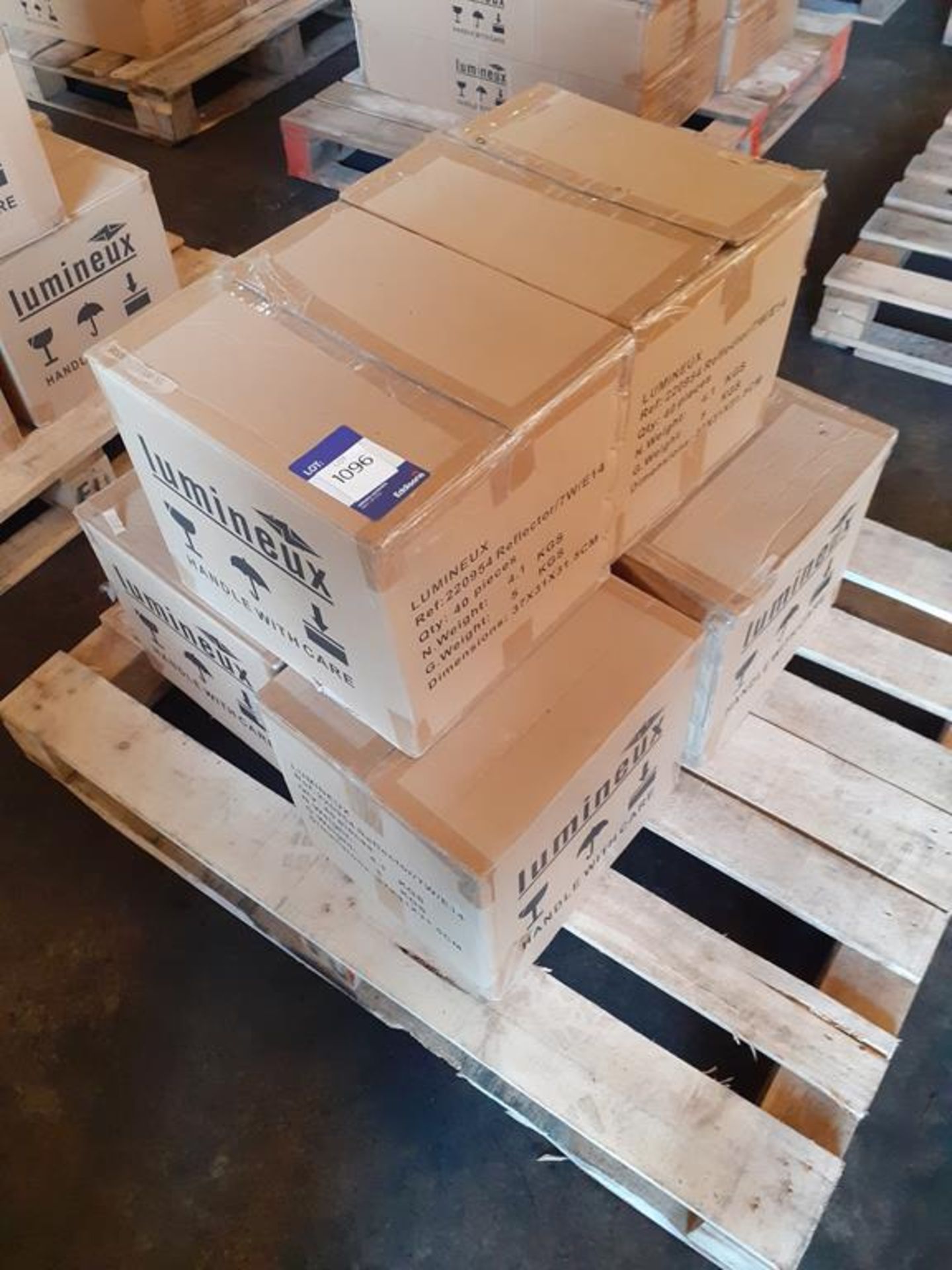 6x boxes of Lumineux Reflector 7W E14 2700K 220-240V Energy Saving Light Bulbs (40pcs per box)