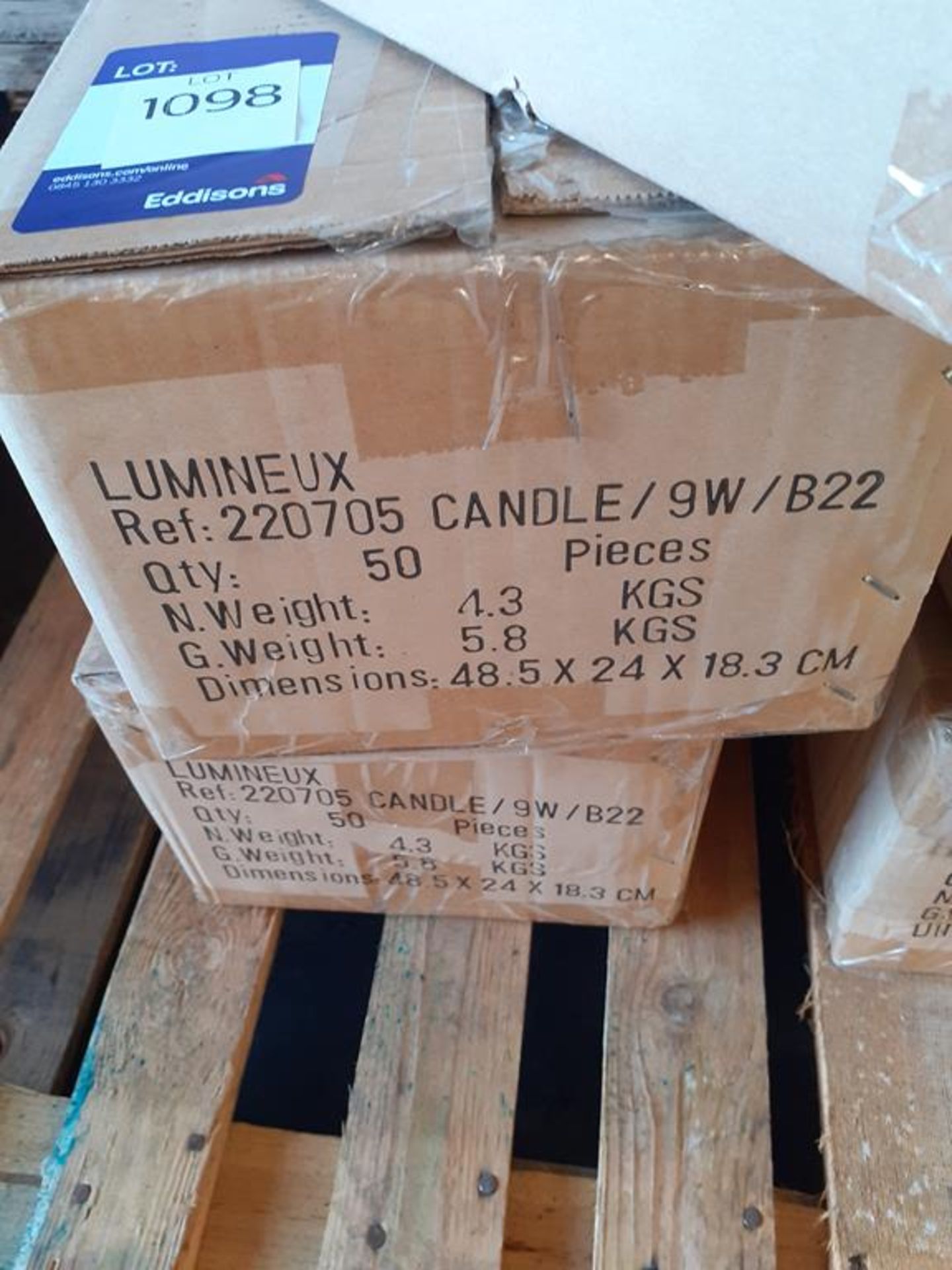 6x boxes of Lumineux Candle 9W B22 3500K 220-240V Energy Saving Light Bulbs (50pcs per box) - Image 2 of 4