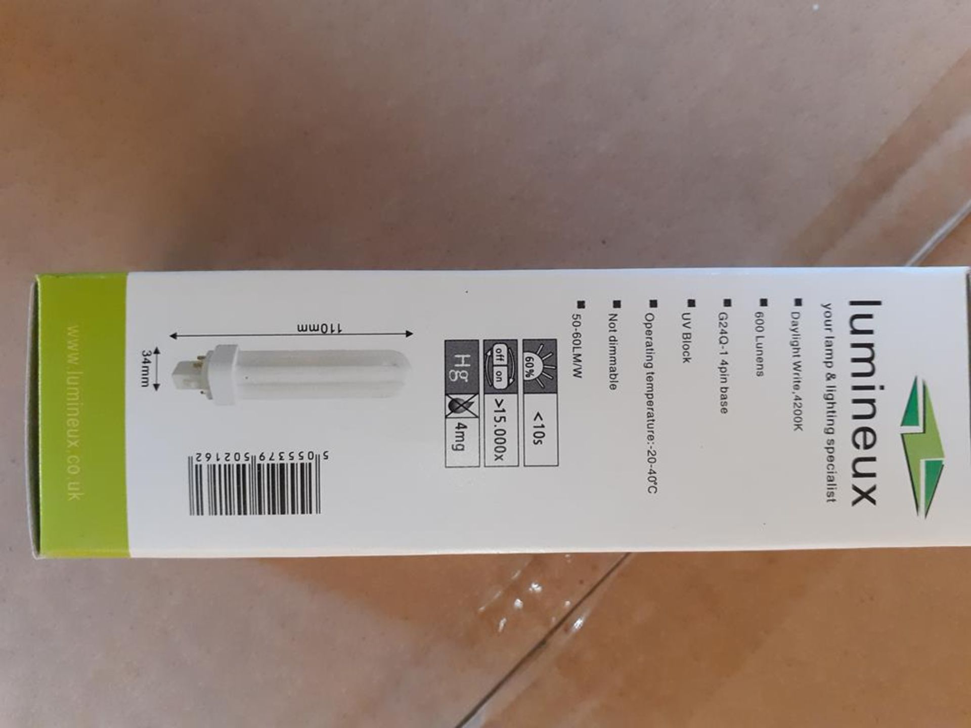 4x boxes of Lumineux PLC Compact G24Q-1 4pin 10W 4200K Daylight Write Fluorescent Bulbs (100pcs per - Image 3 of 4
