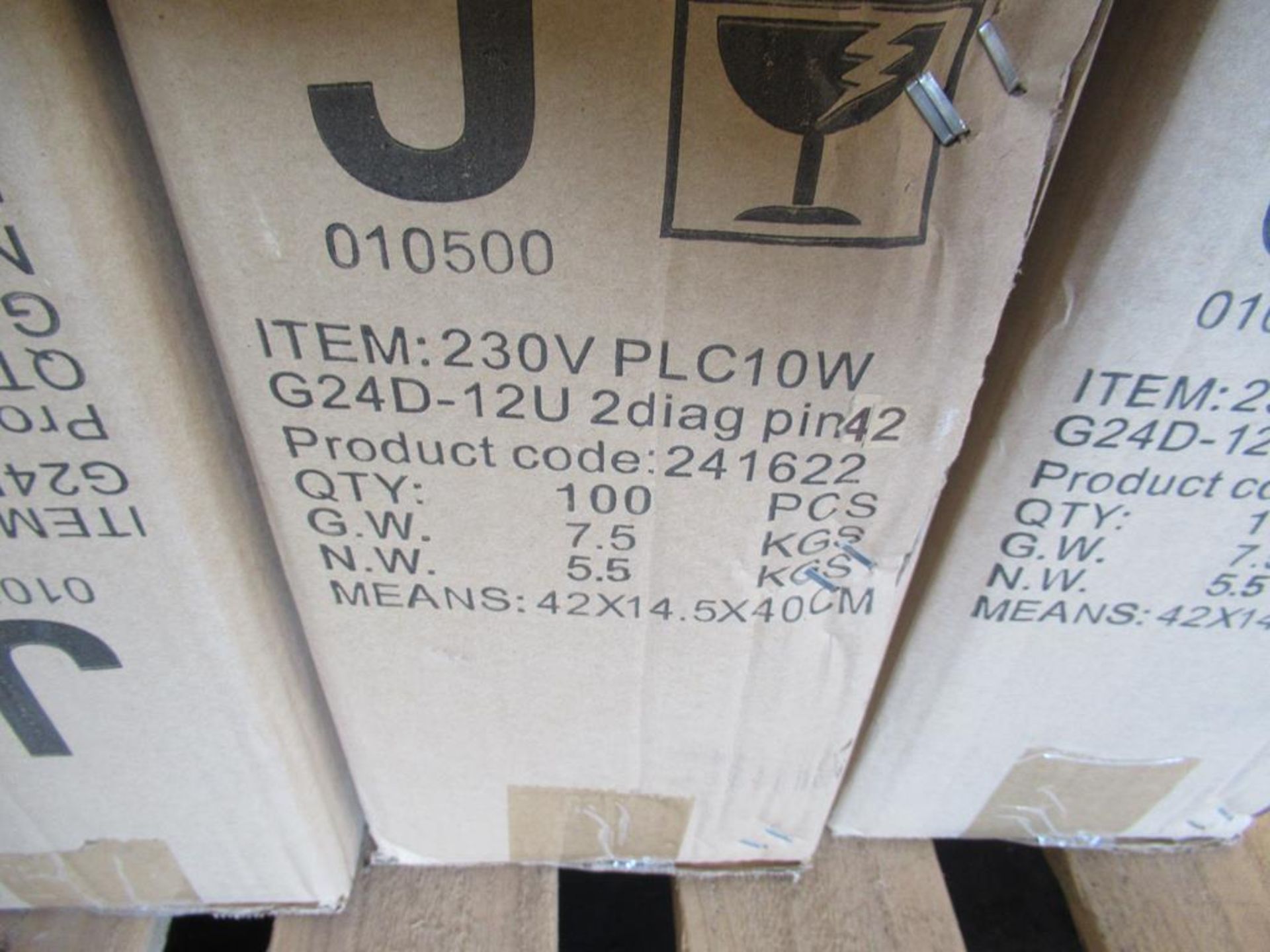 4x boxes of Lumineux G24D-1 2 Pin 4200k Cool White Fluorescent Bulbs (100pcs per box) - Image 2 of 4