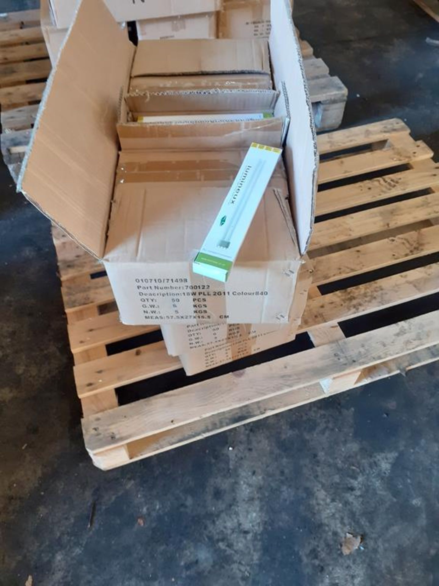 3x boxes of Lumineux PLL Compact 2G'11 Colour 840 18W 4200K Fluorescent Tubes (50pcs per box)