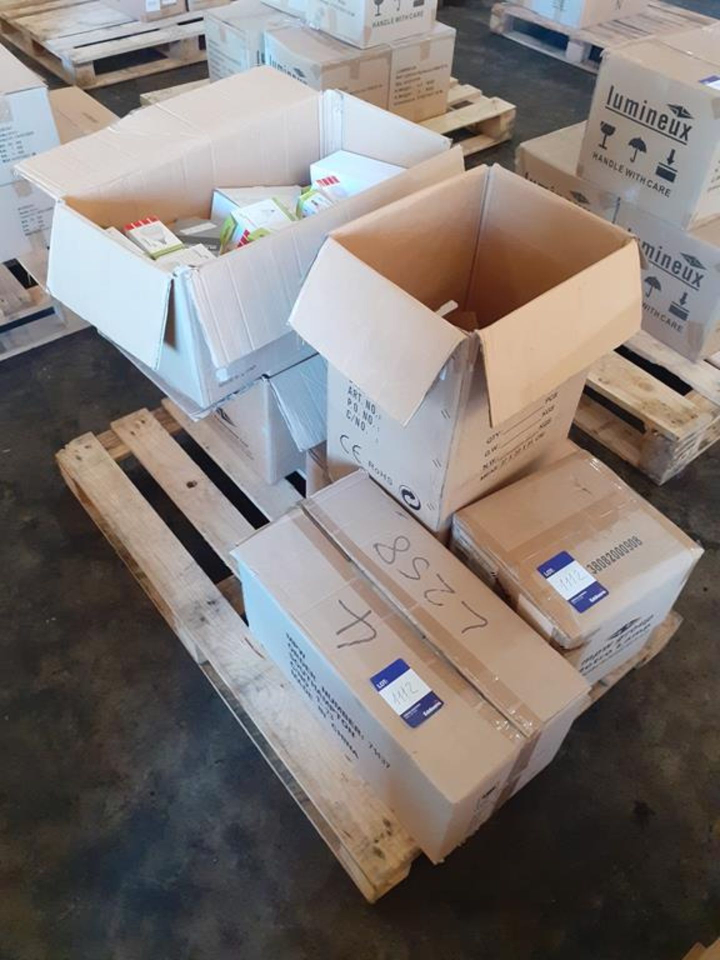 Pallet to contain various Lumineux Bulbs (70w, 35w, 9w)