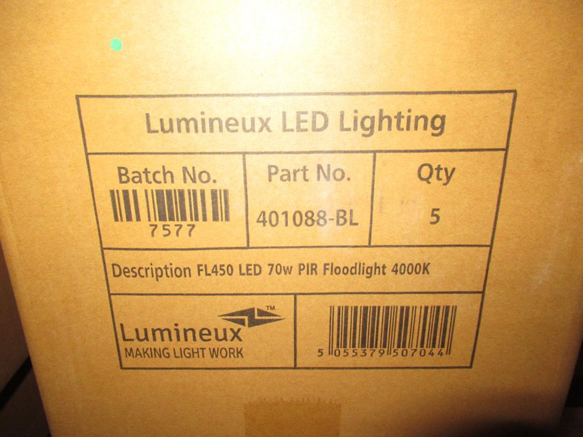 10 x LED SMD AC PIR Flooflight 70W 4000K - Image 2 of 5