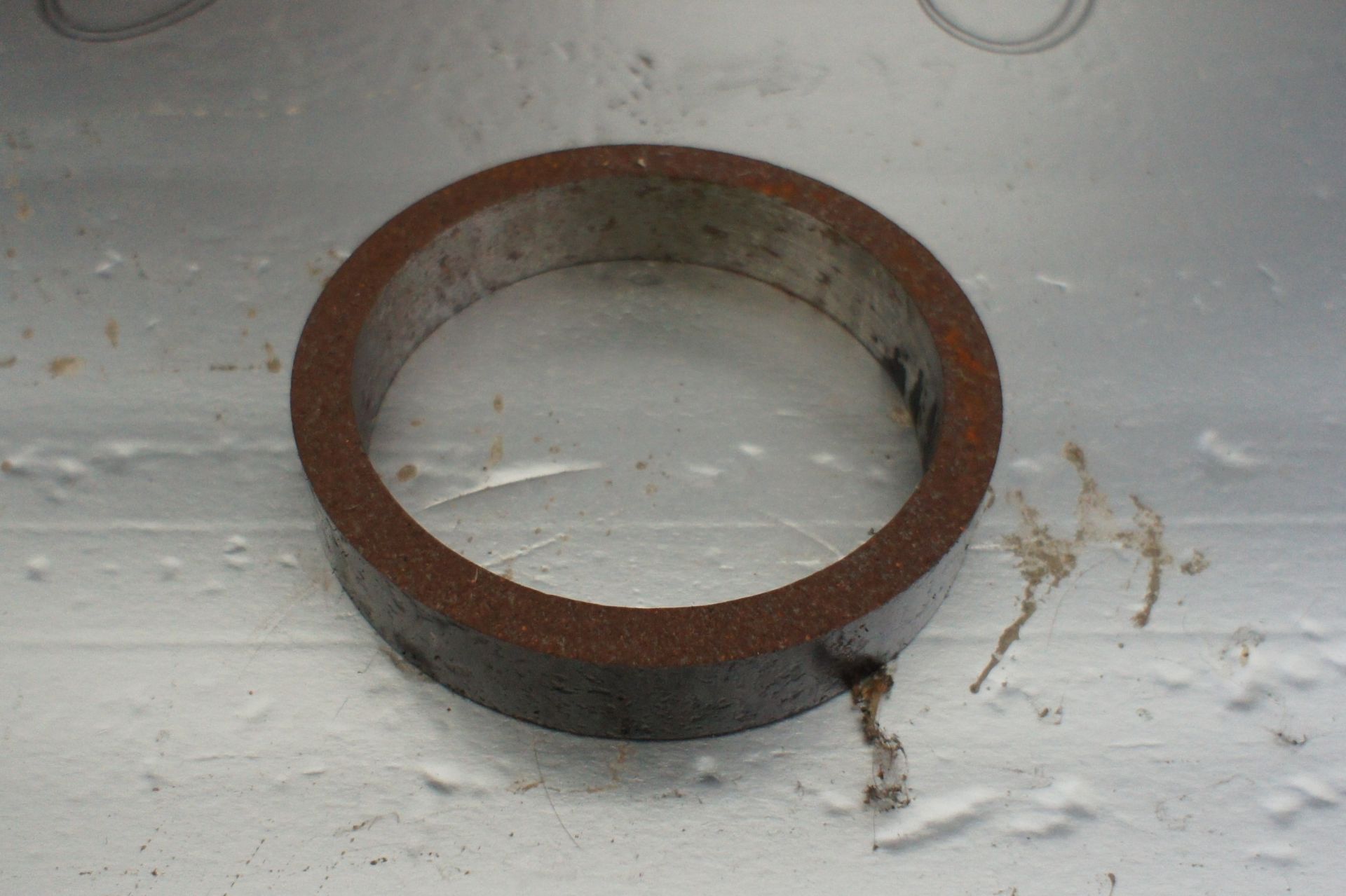 Quantity of steel rings to wooden crate - Image 2 of 3